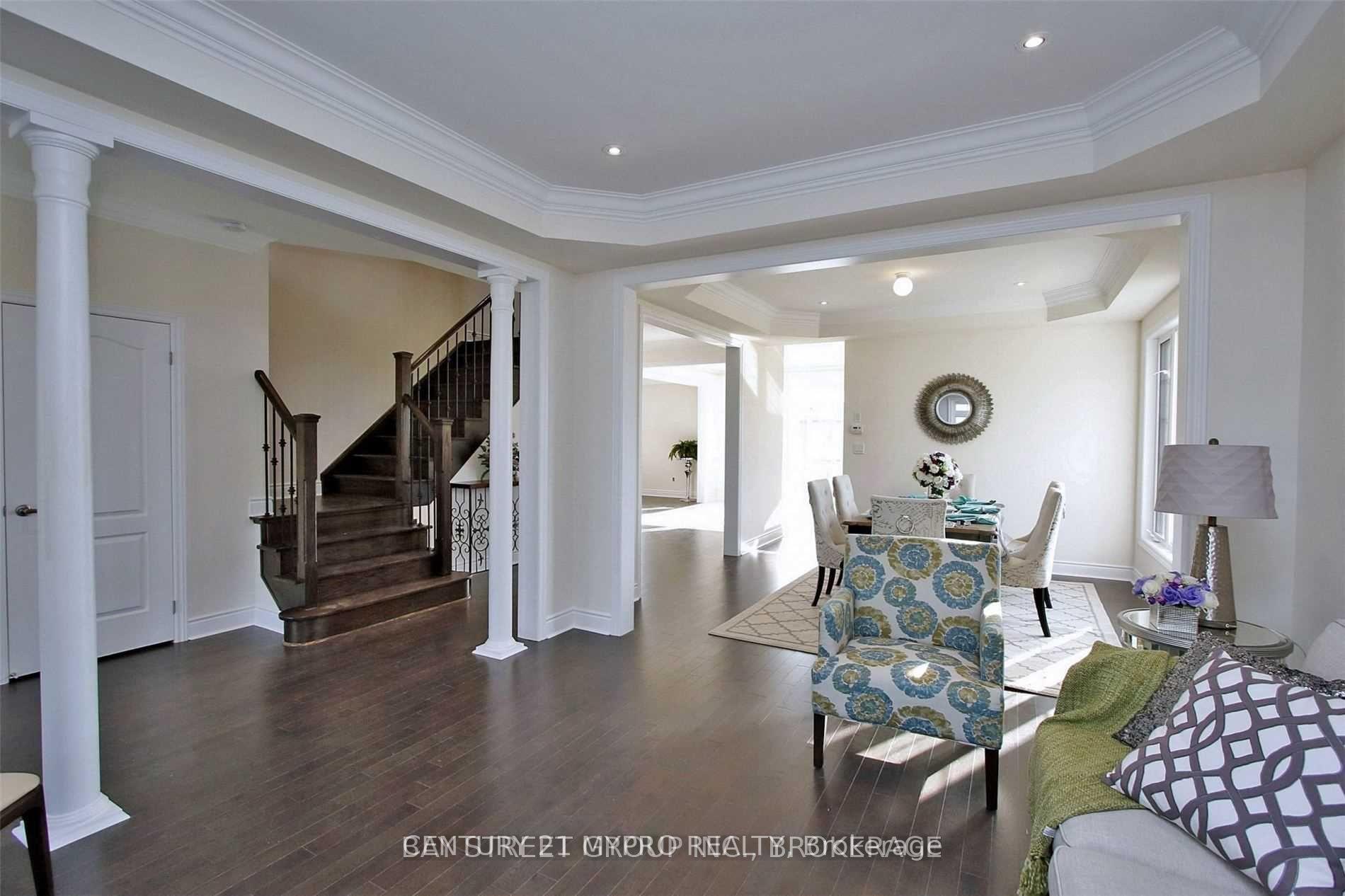 Photo 4 of 699 Mee Place, Newmarket, Stonehaven-Wyndham — HOMEH