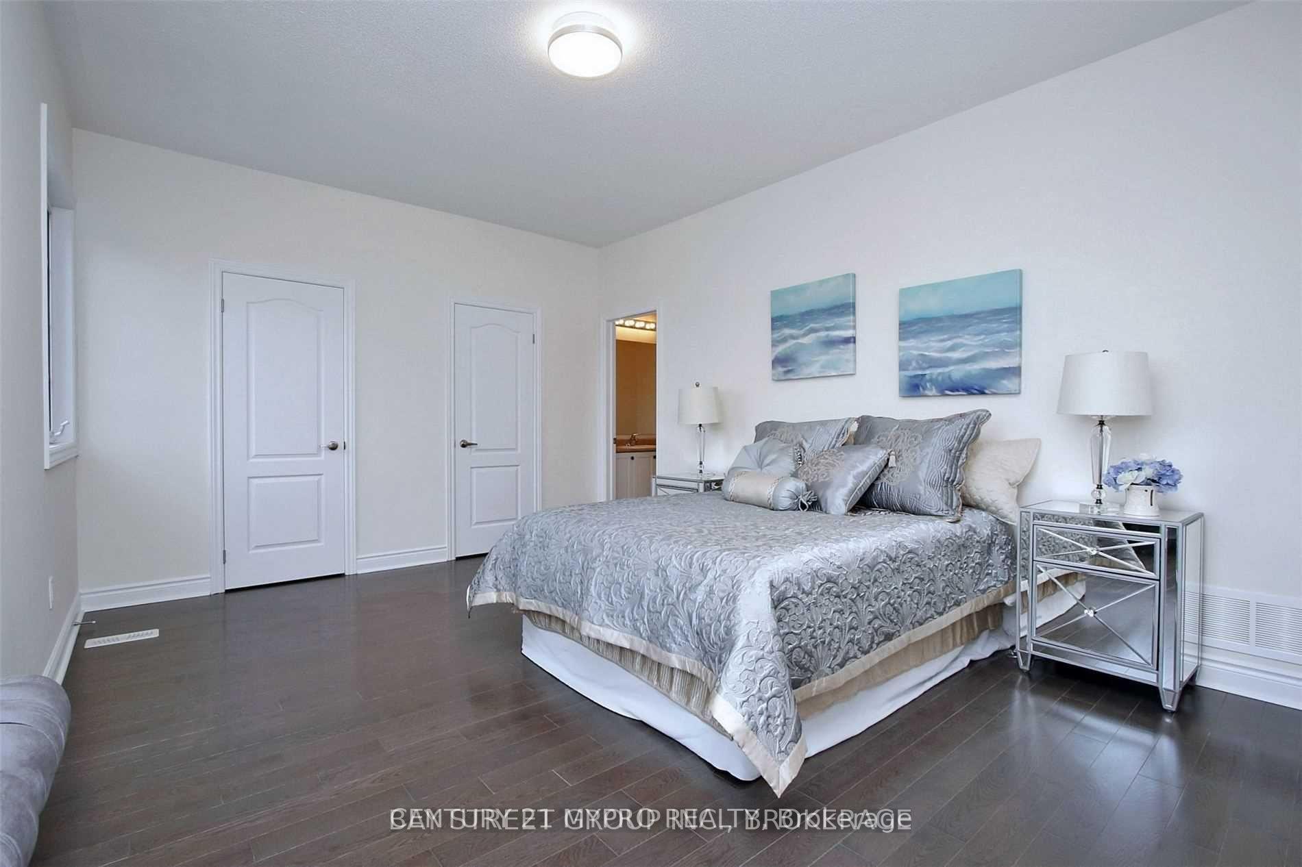 Photo 33 of 699 Mee Place, Newmarket, Stonehaven-Wyndham — HOMEH