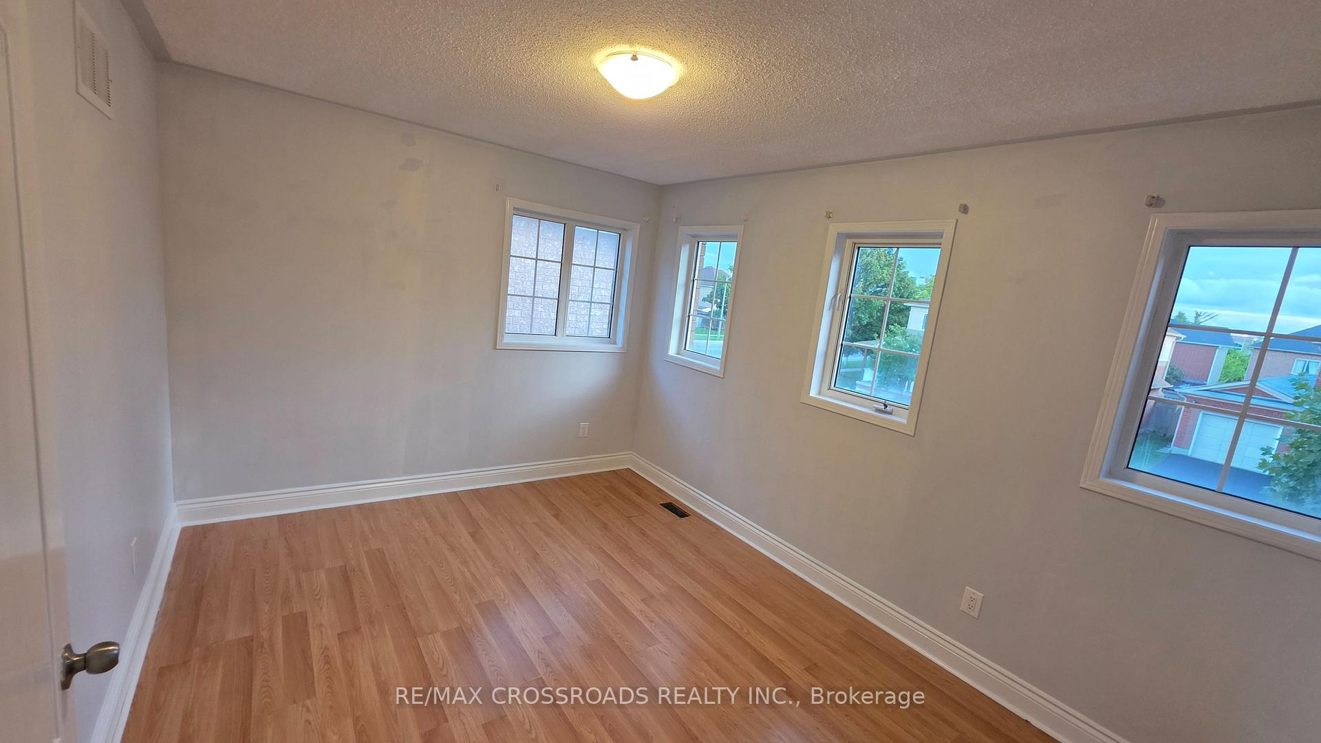 Photo 40 of 3 Meadow Glade Road, Brampton, Sandringham-Wellington — HOMEH