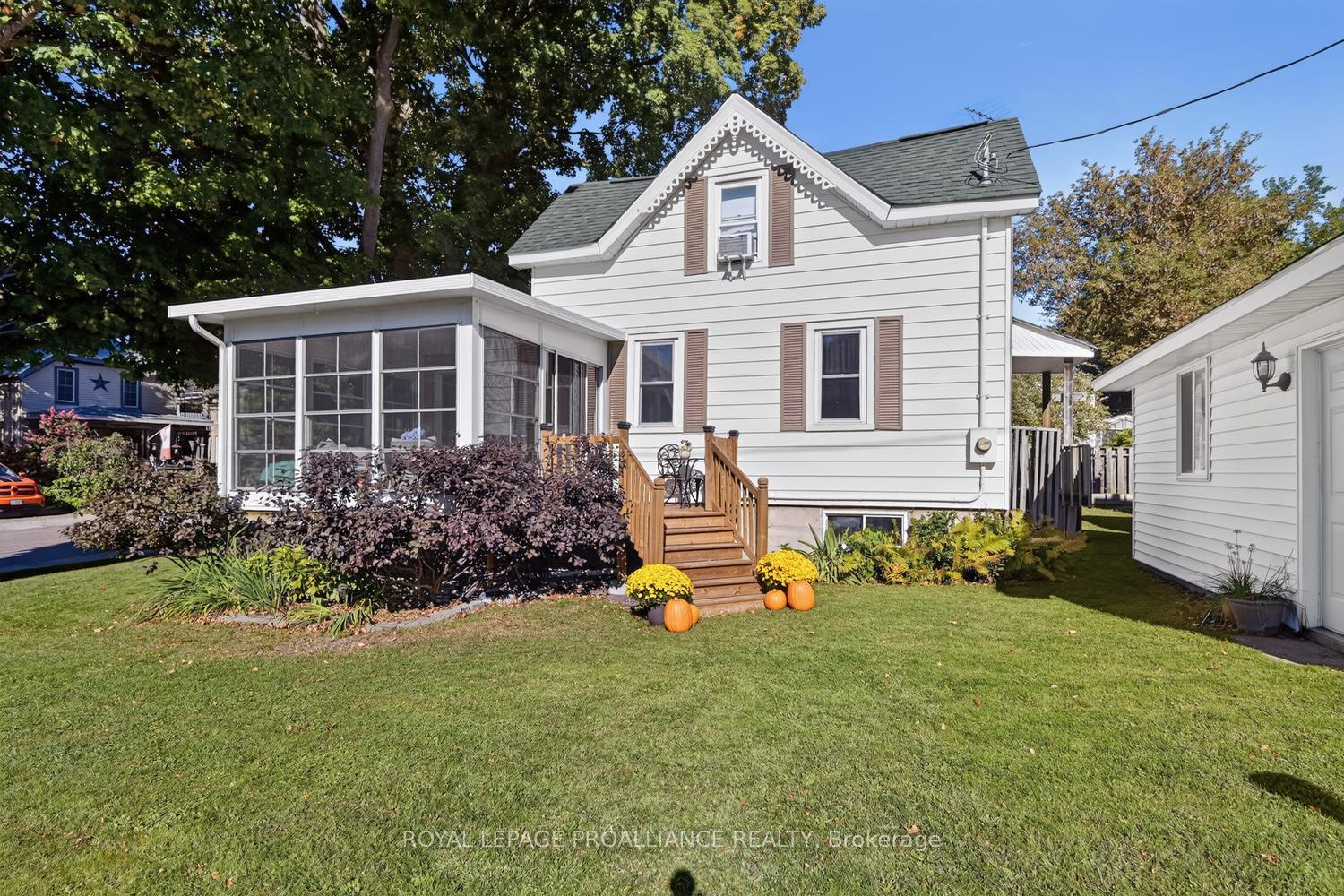 Photo 2 of 155 Henry Street, Edwardsburgh/Cardinal, Town of Cardinal — HOMEH