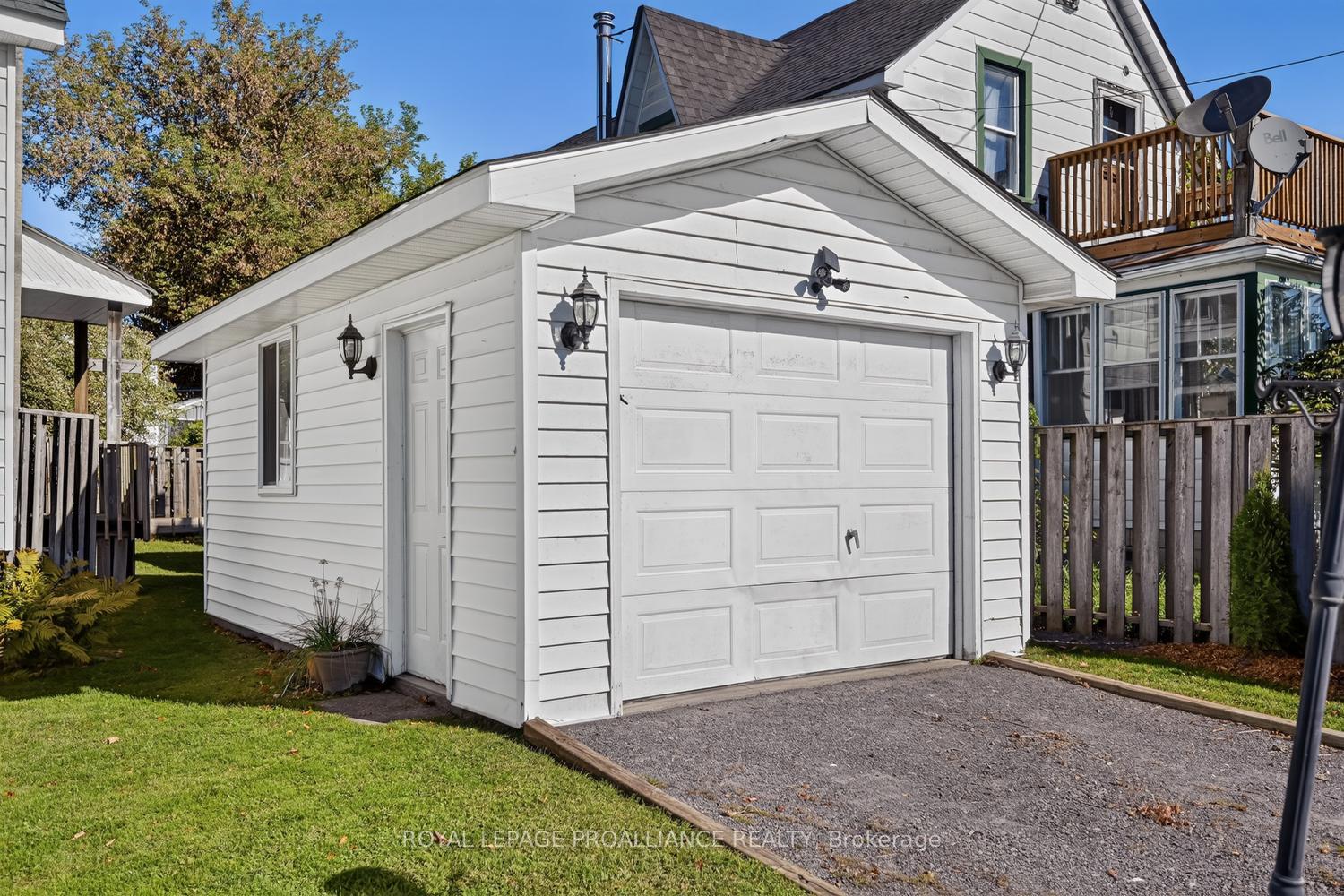Photo 3 of 155 Henry Street, Edwardsburgh/Cardinal, Town of Cardinal — HOMEH