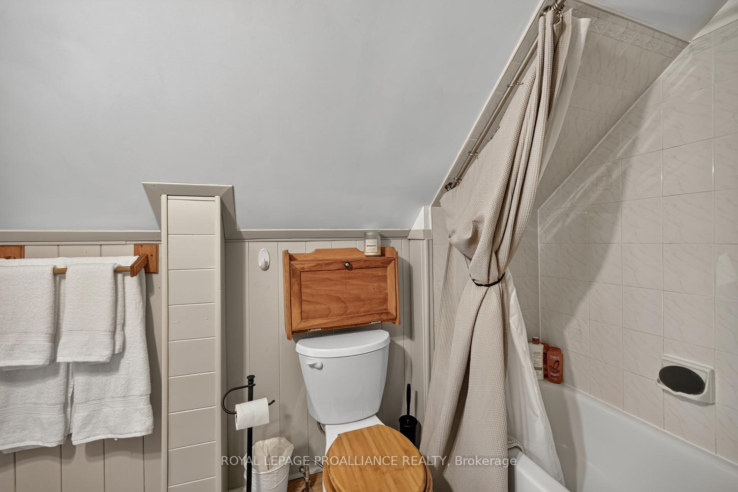 Photo 17 of 155 Henry Street, Edwardsburgh/Cardinal, Town of Cardinal — HOMEH