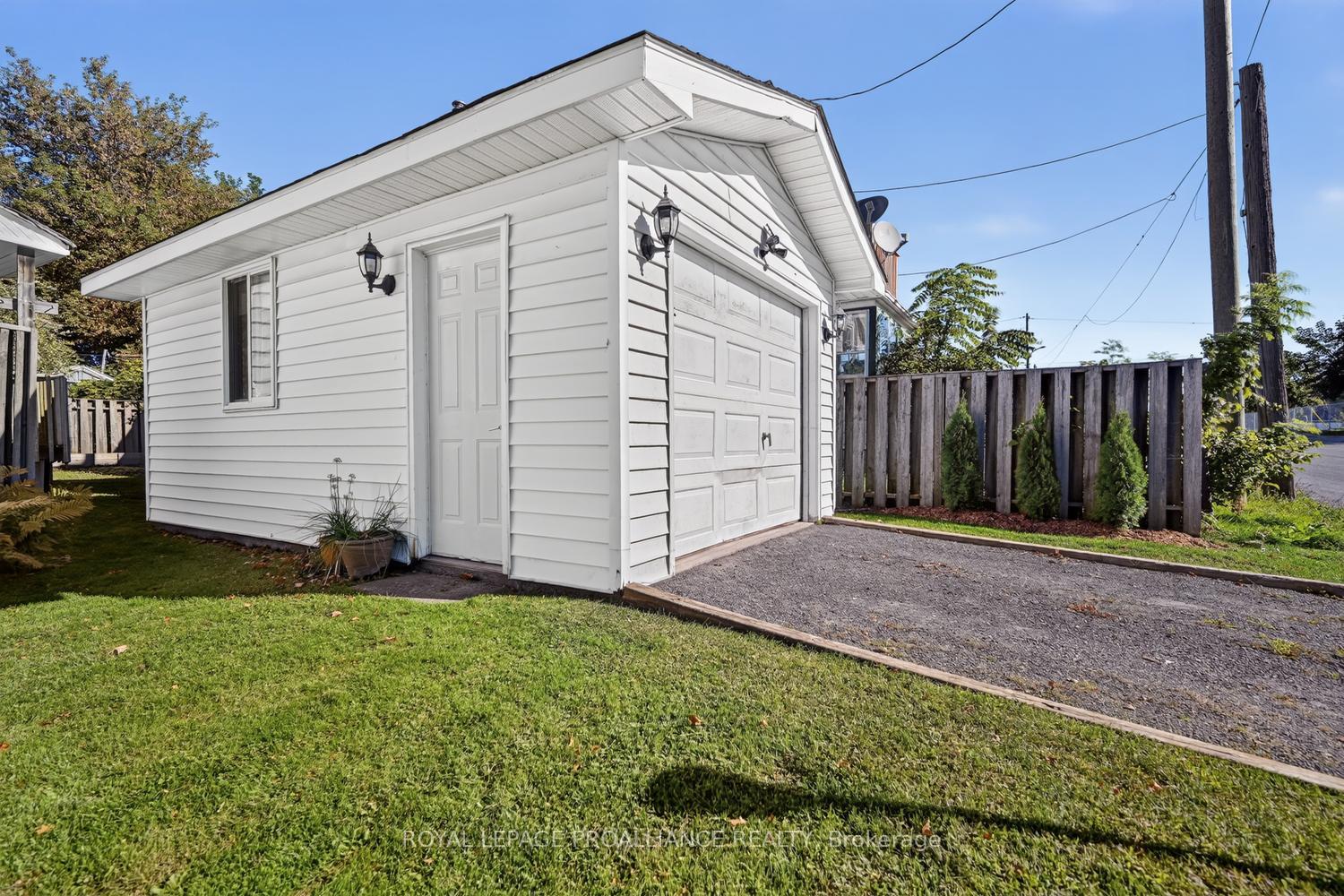 Photo 21 of 155 Henry Street, Edwardsburgh/Cardinal, Town of Cardinal — HOMEH