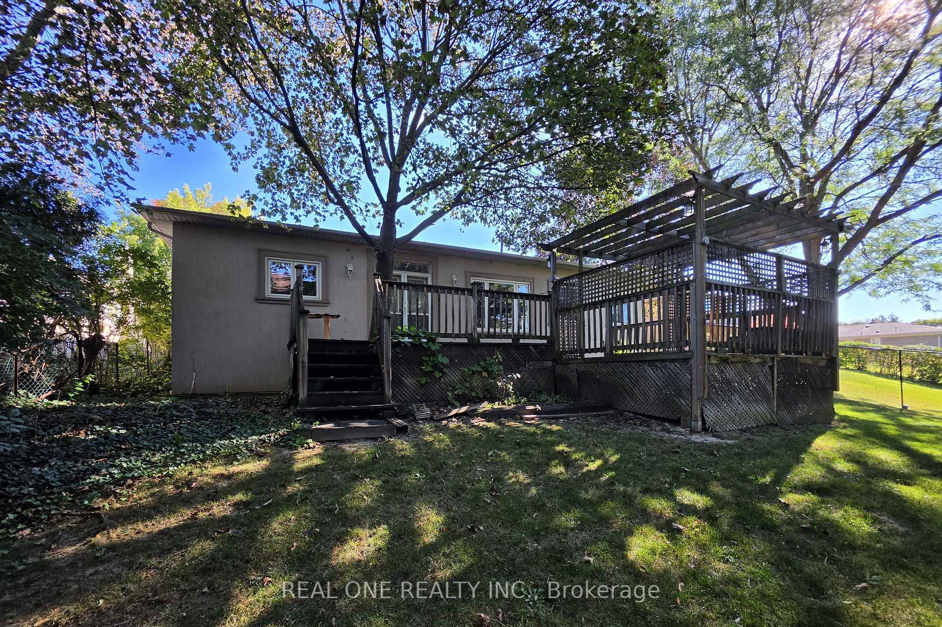 Photo 4 of 36 Wildrose Crescent E, Markham, Bayview Glen — HOMEH
