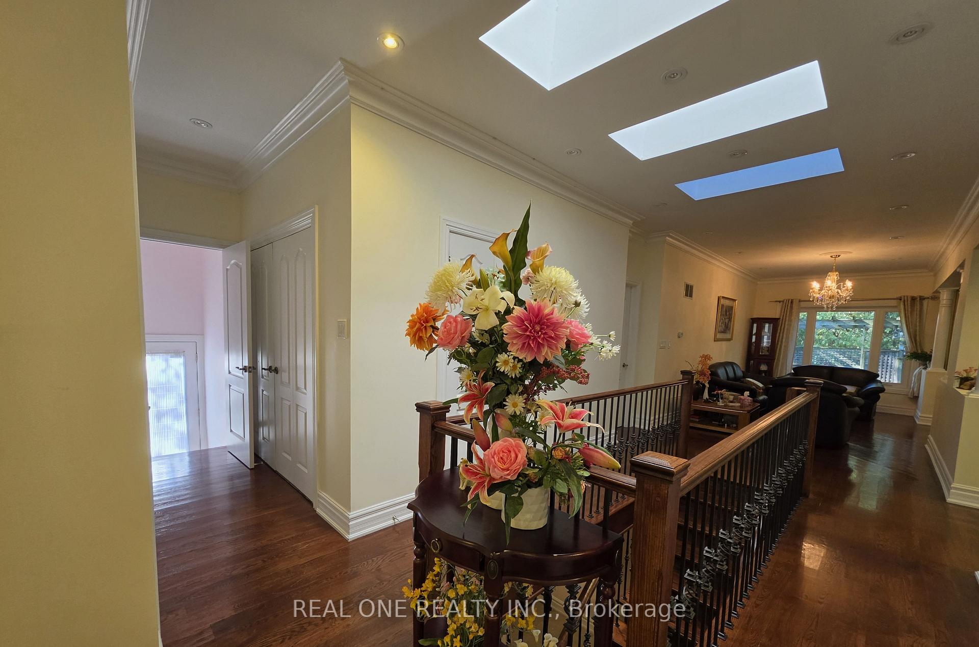 Photo 7 of 36 Wildrose Crescent E, Markham, Bayview Glen — HOMEH