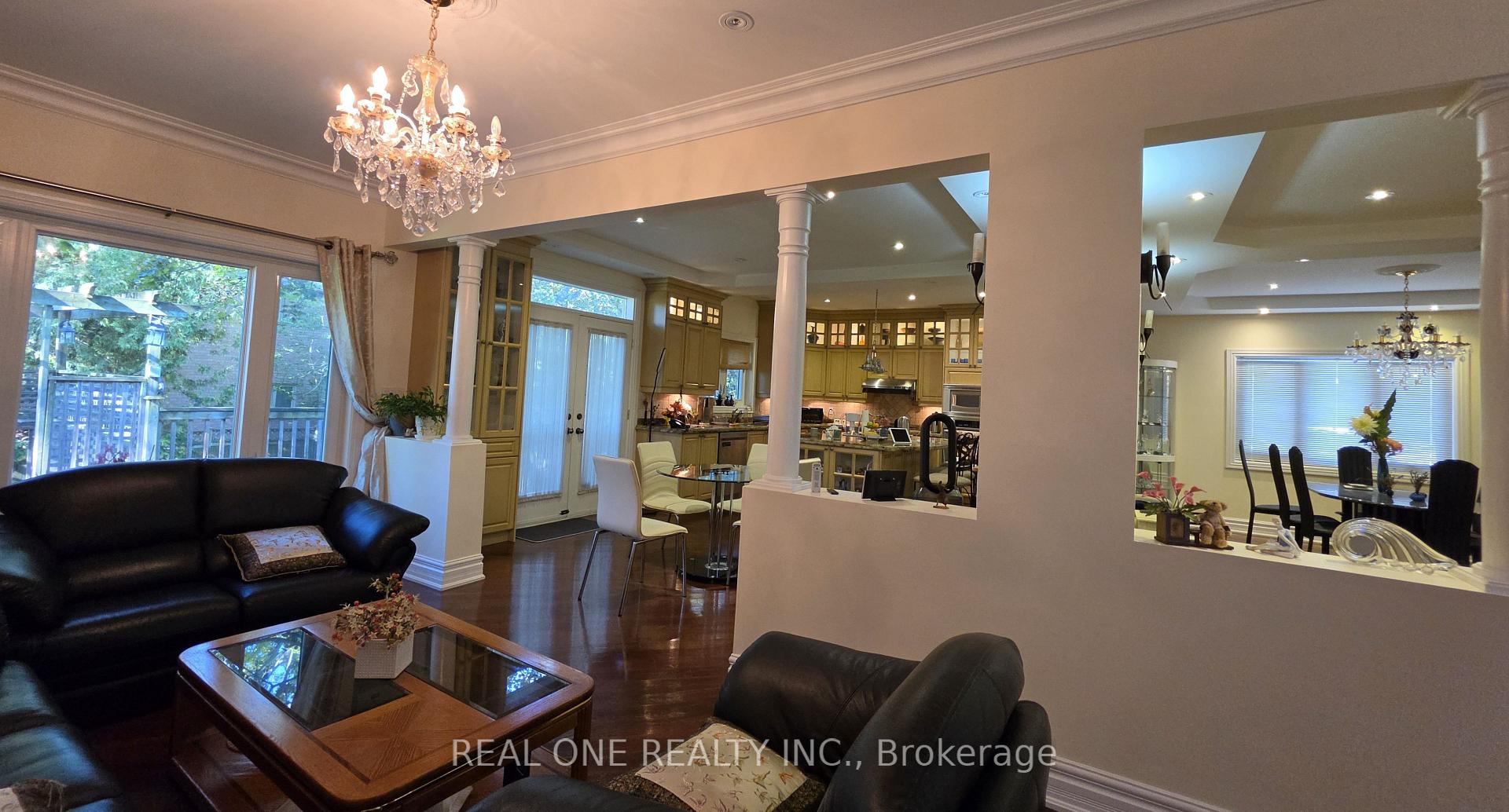 Photo 8 of 36 Wildrose Crescent E, Markham, Bayview Glen — HOMEH