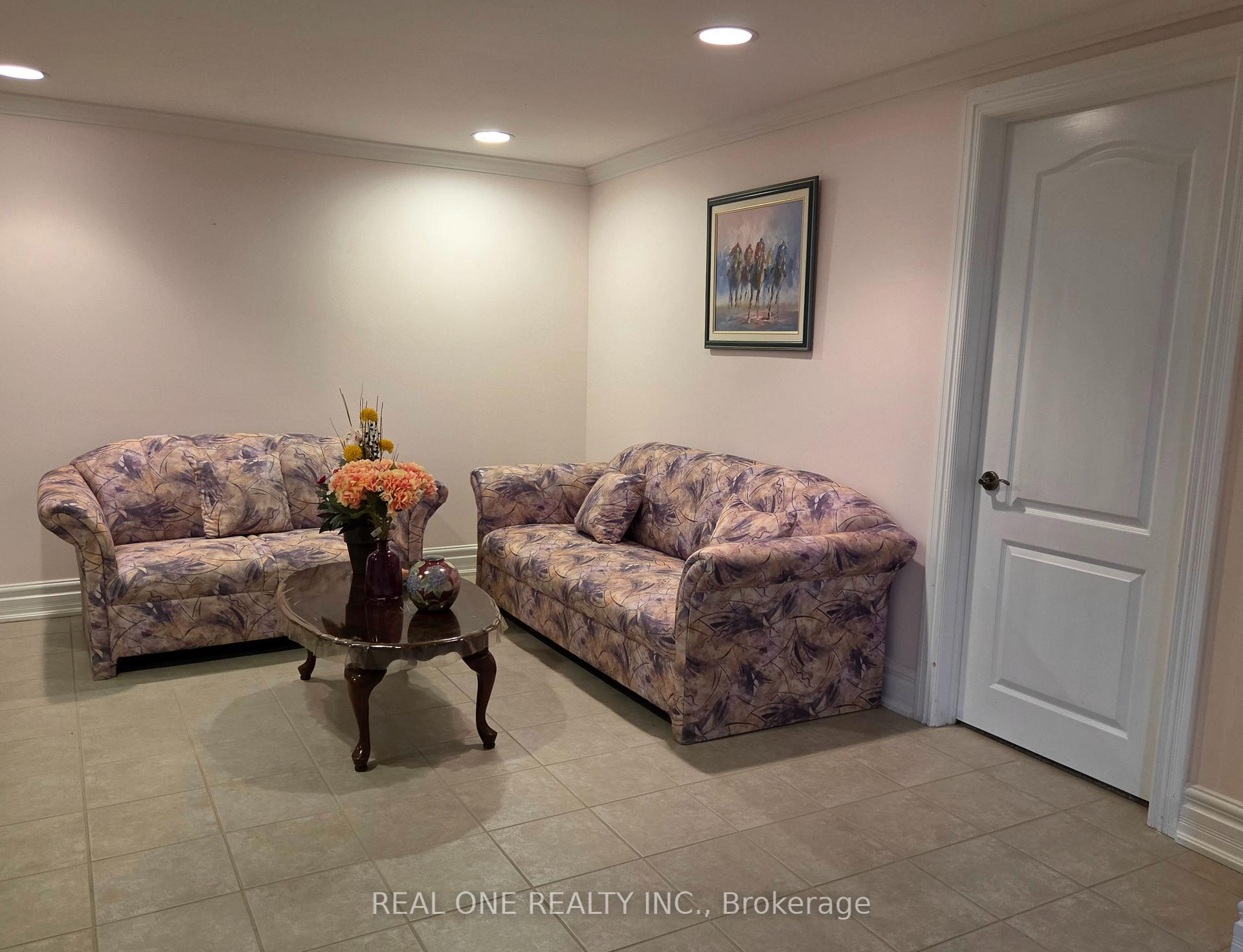 Photo 11 of 36 Wildrose Crescent E, Markham, Bayview Glen — HOMEH