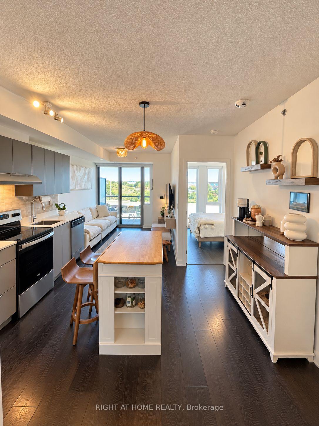 Photo 14 of Unit B210, 3200 Dakota Common, Burlington, Alton — HOMEH