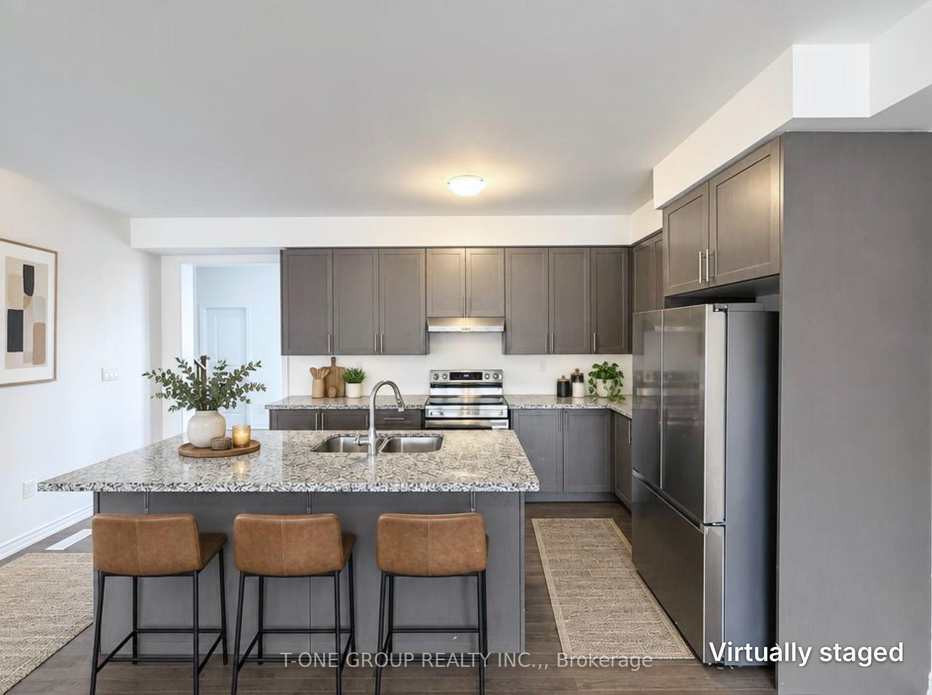 Photo 4 of 110 Blick Crescent, Aurora, Bayview Northeast — HOMEH