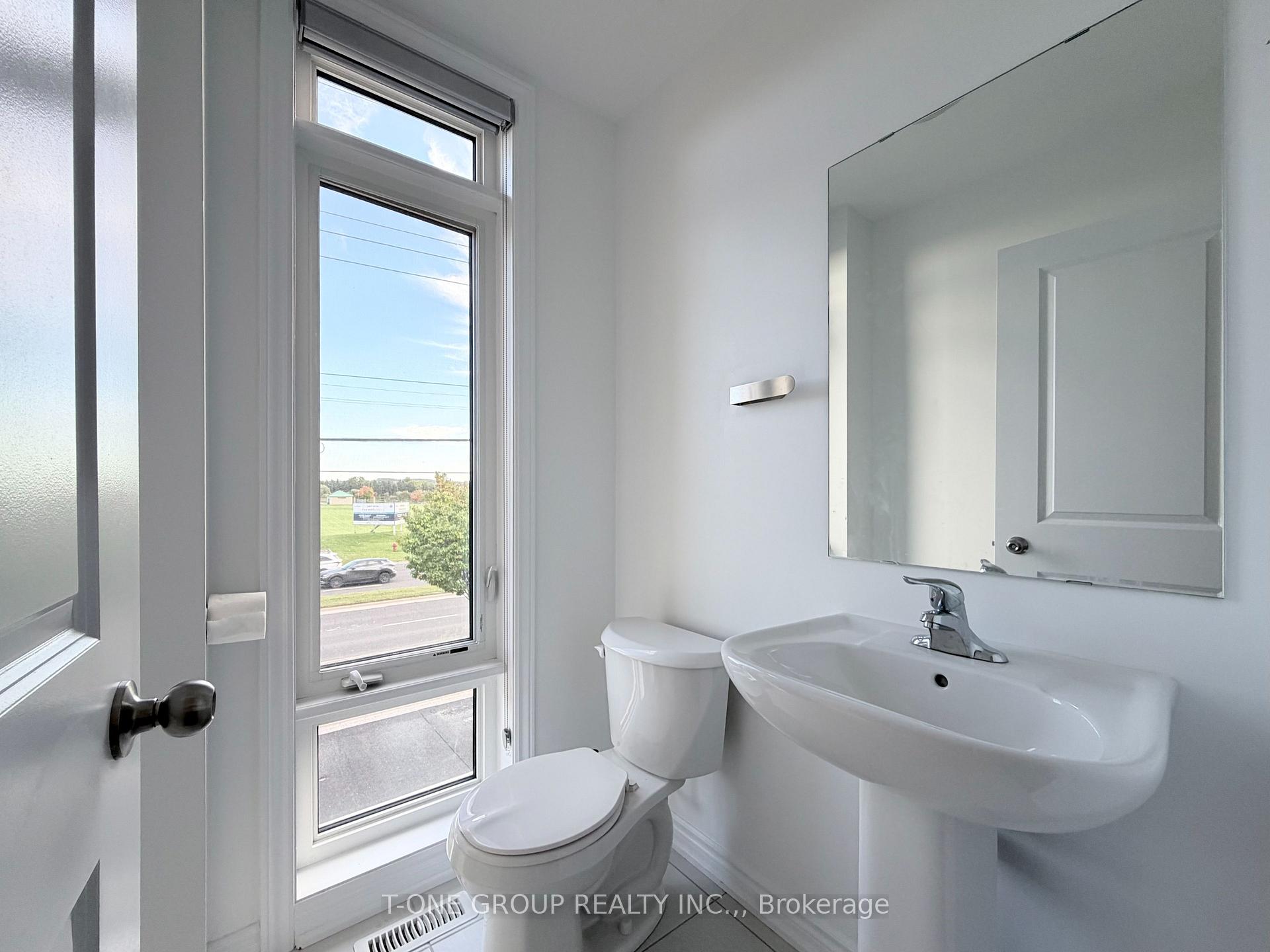 Photo 13 of 110 Blick Crescent, Aurora, Bayview Northeast — HOMEH
