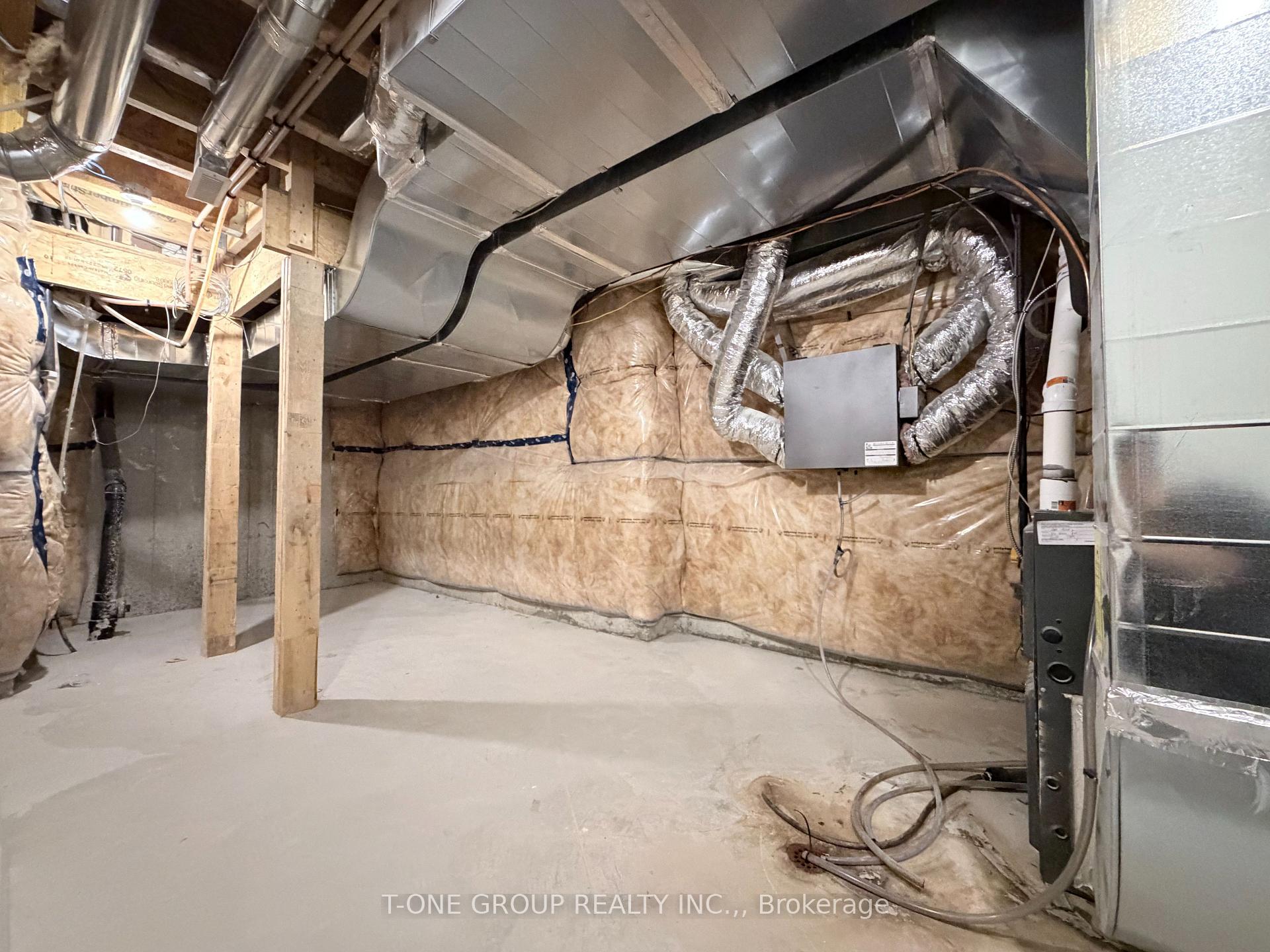 Photo 15 of 110 Blick Crescent, Aurora, Bayview Northeast — HOMEH