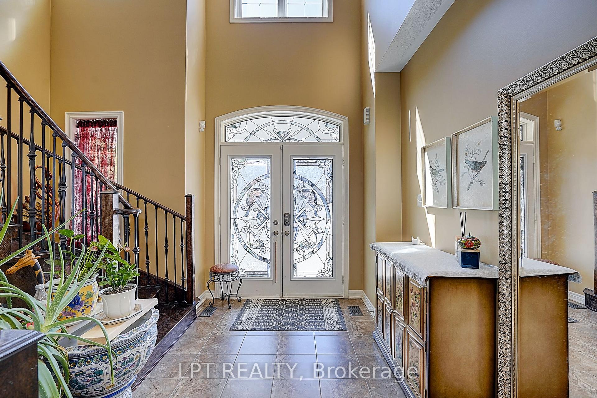 Photo 3 of 1168 McTavish Drive, Newmarket, Stonehaven-Wyndham — HOMEH