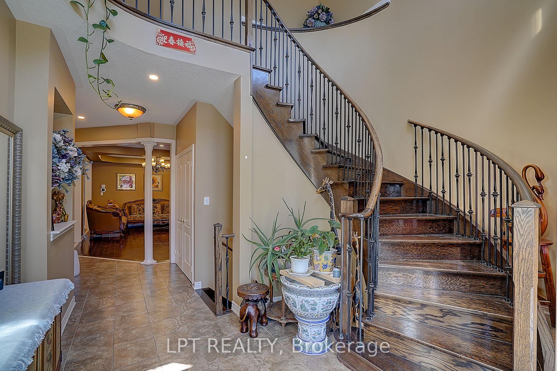 Photo 4 of 1168 McTavish Drive, Newmarket, Stonehaven-Wyndham — HOMEH
