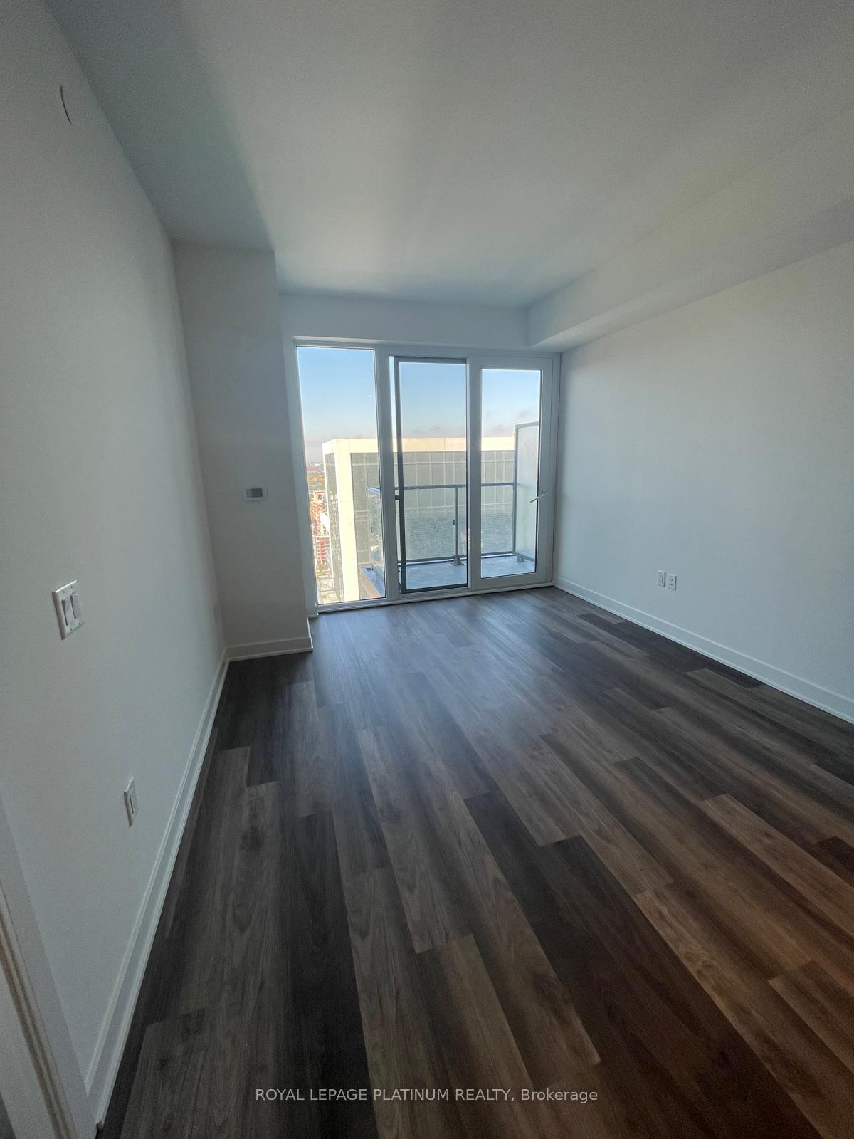 Photo 6 of Unit 306, 105 Oneida Crescent, Richmond Hill, Langstaff — HOMEH