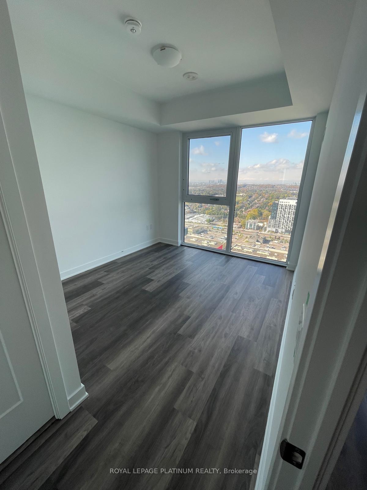 Photo 8 of Unit 306, 105 Oneida Crescent, Richmond Hill, Langstaff — HOMEH