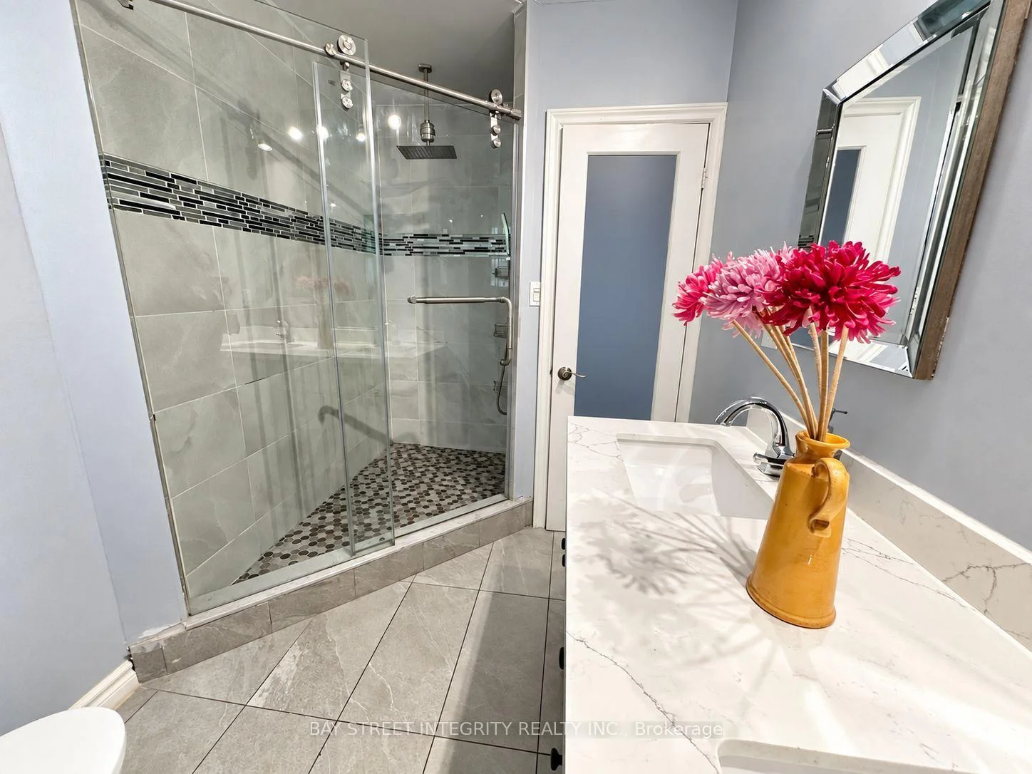 Photo 30 of 104 Shelborne Avenue, Toronto, Bedford Park-Nortown — HOMEH