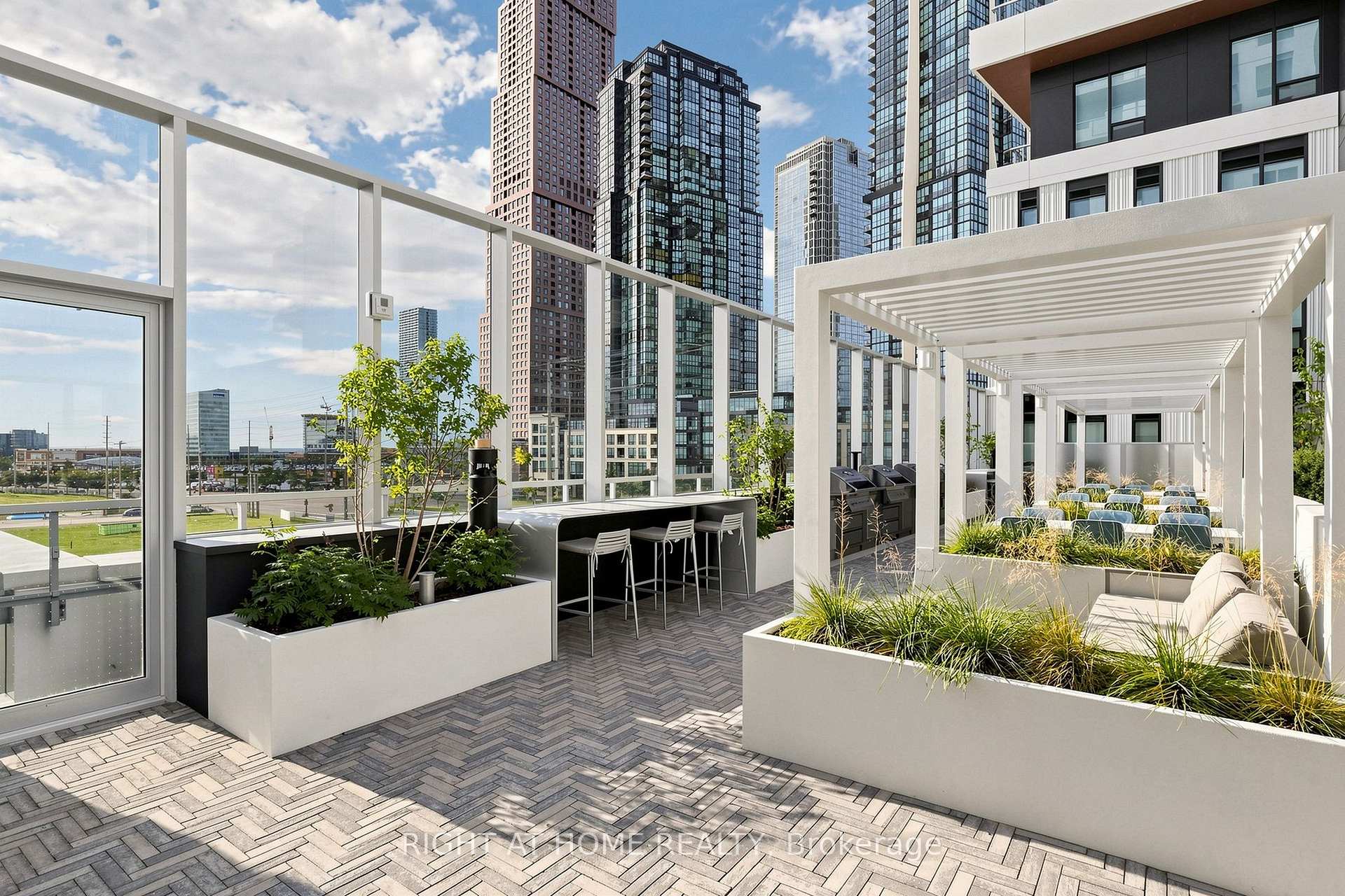 Photo 26 of Unit 1903, 21 Meadowdale Road, Vaughan, Vaughan Corporate Centre — HOMEH
