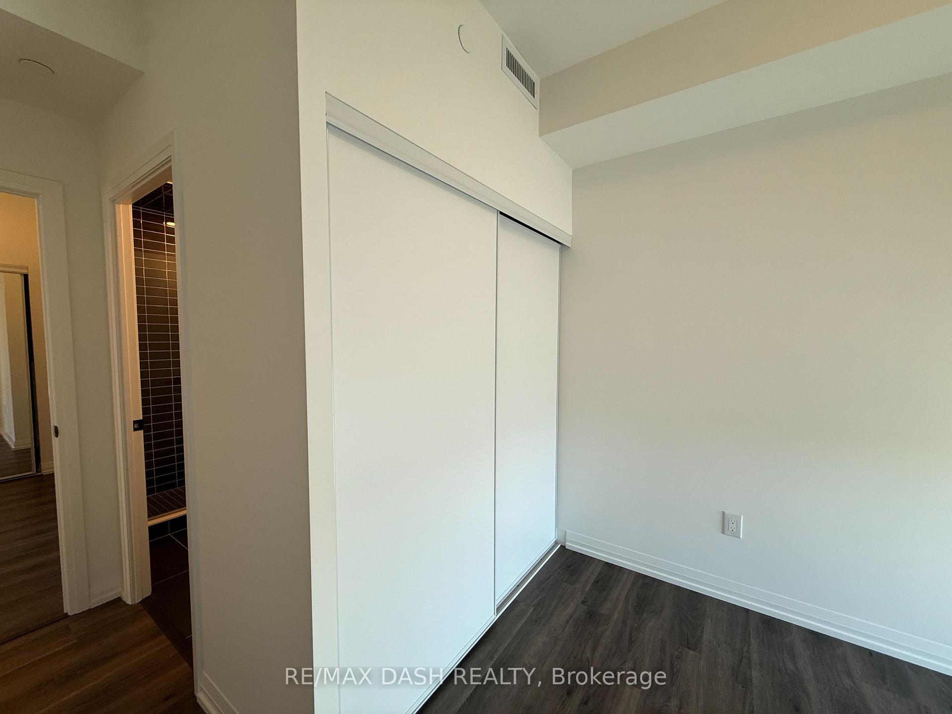 Photo 6 of Unit 811, 280 Dundas Street W, Toronto, University — HOMEH