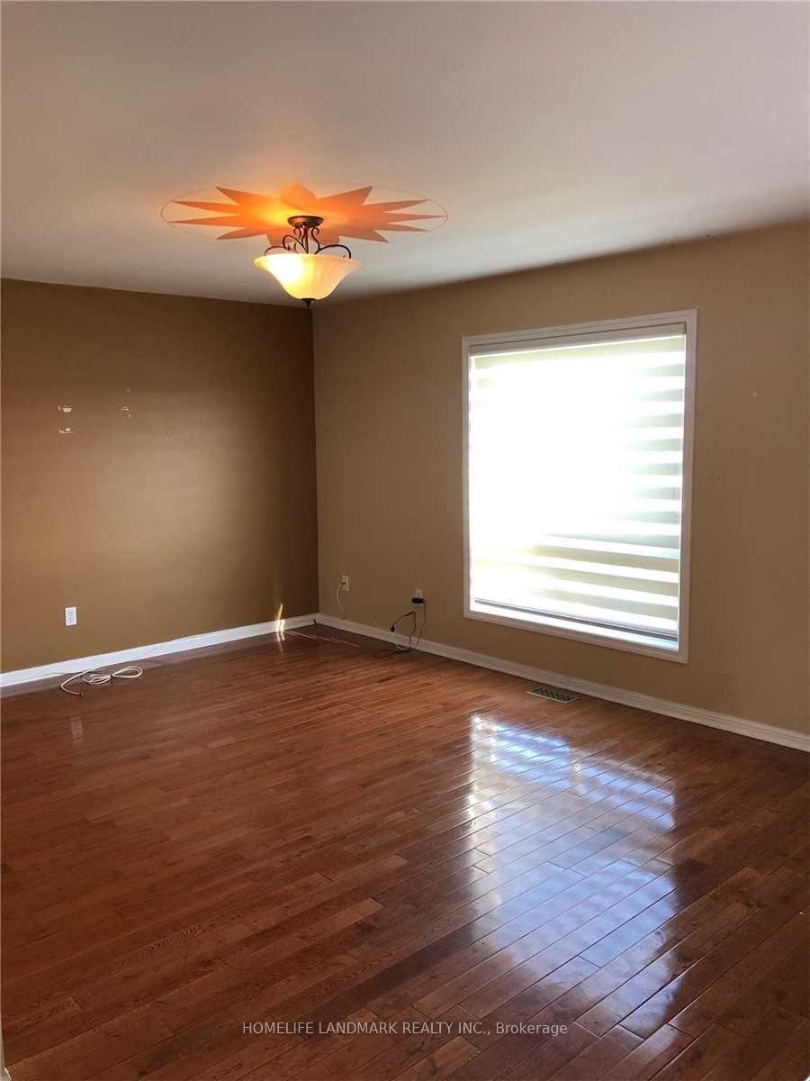 Photo 3 of 139 Raponi Circle, Scarborough, Rouge — HOMEH