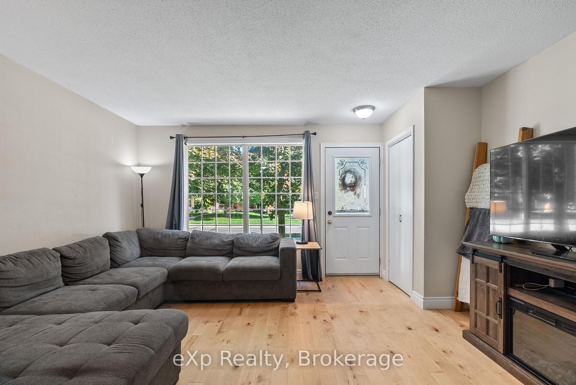 Photo 7 of 286 Dufferin Street, Stratford — HOMEH