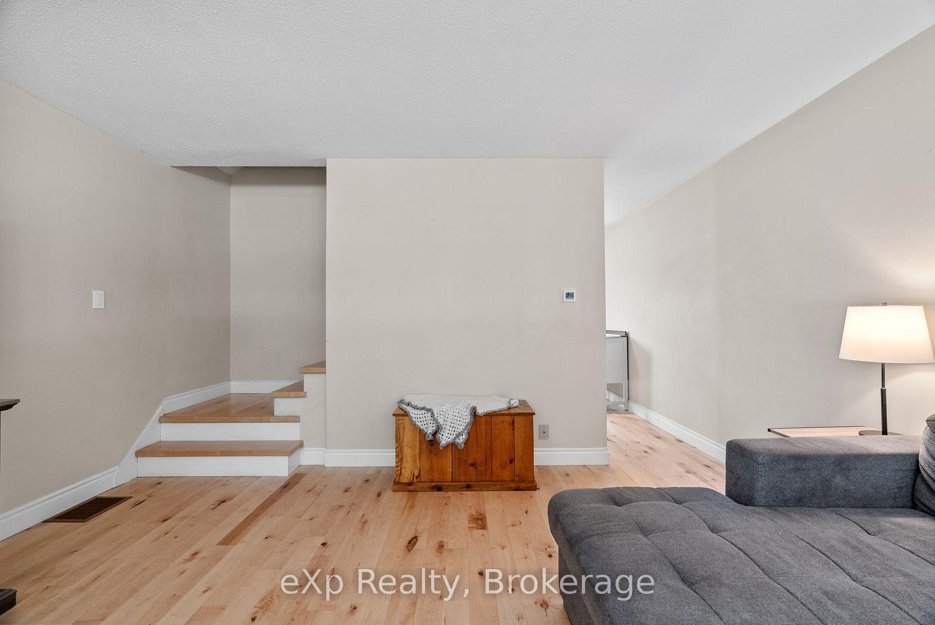 Photo 8 of 286 Dufferin Street, Stratford — HOMEH