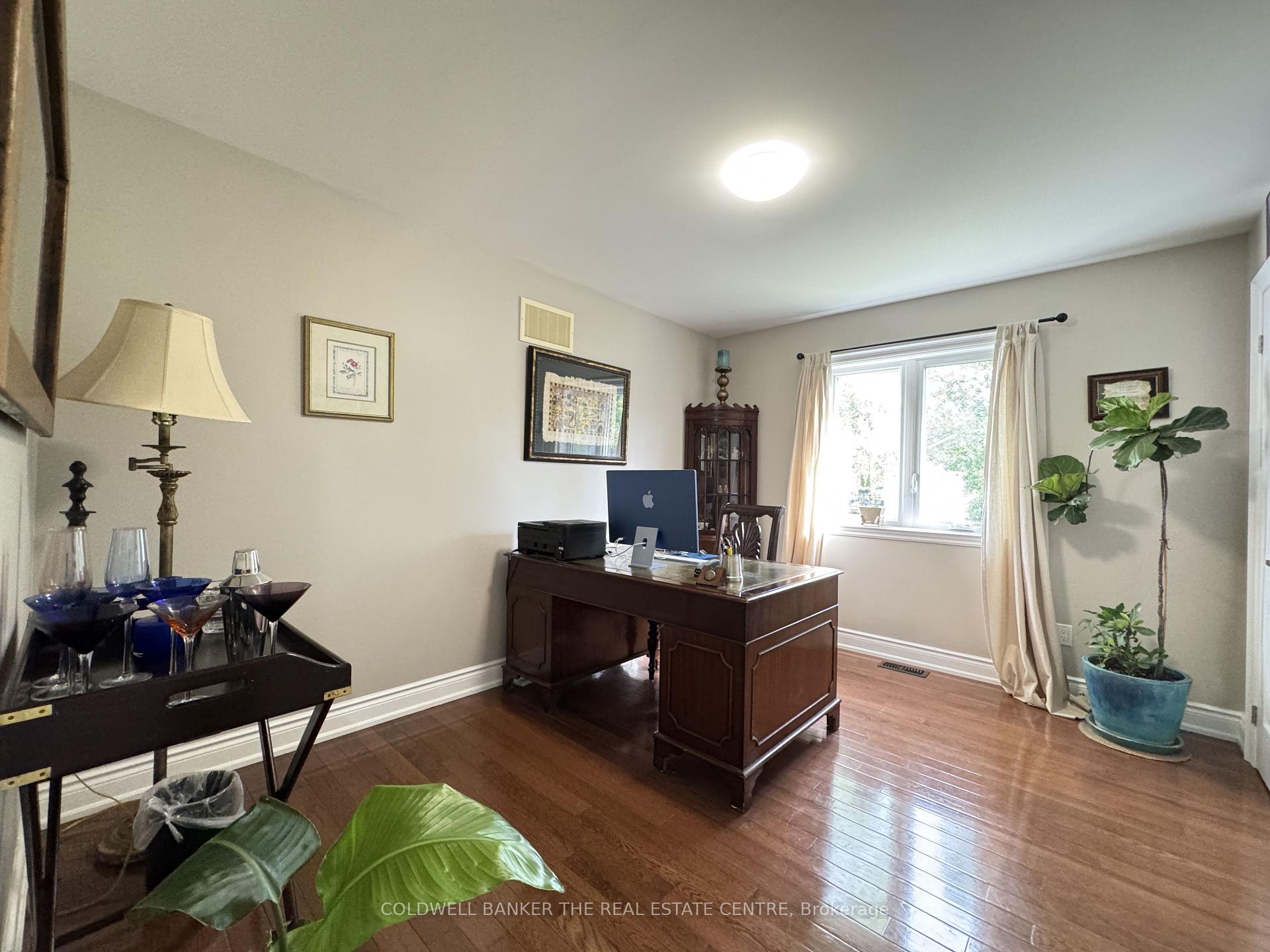 Photo 10 of 44 Iris Drive, Wasaga Beach — HOMEH