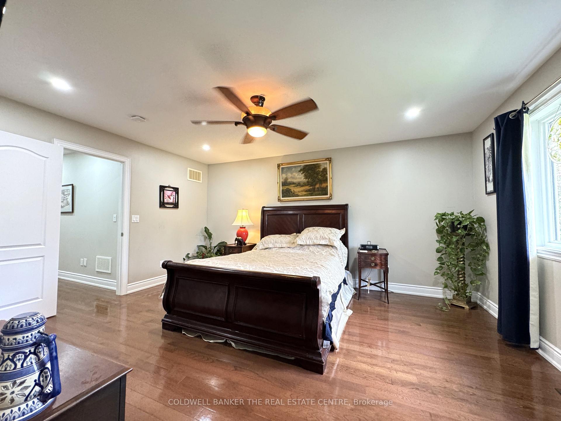 Photo 16 of 44 Iris Drive, Wasaga Beach — HOMEH