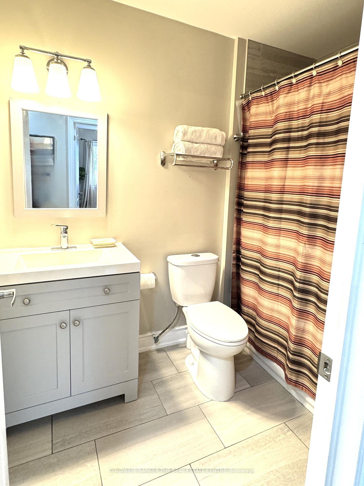 Photo 21 of 44 Iris Drive, Wasaga Beach — HOMEH