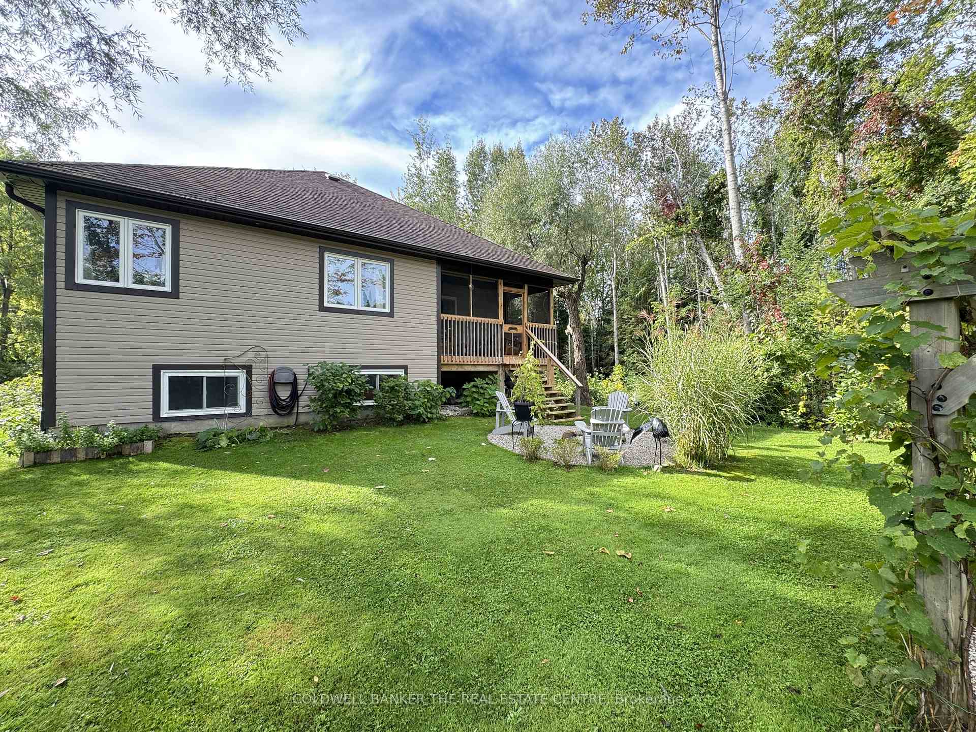 Photo 40 of 44 Iris Drive, Wasaga Beach — HOMEH