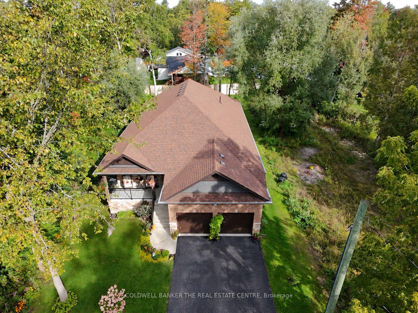 Photo 3 of 44 Iris Drive, Wasaga Beach — HOMEH