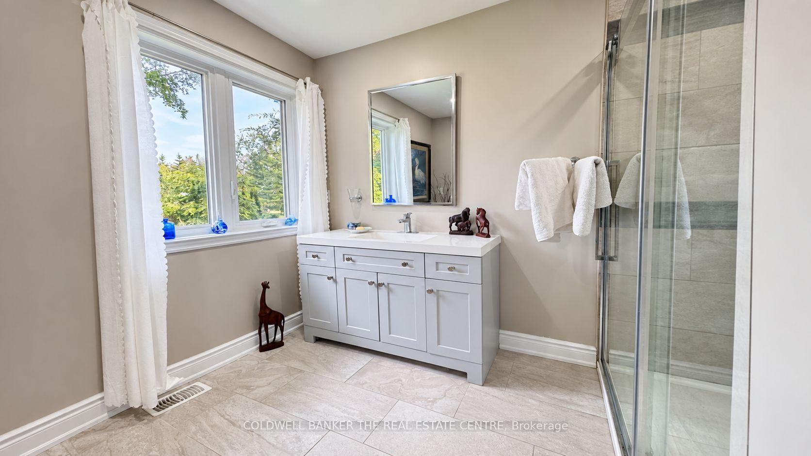 Photo 17 of 44 Iris Drive, Wasaga Beach — HOMEH