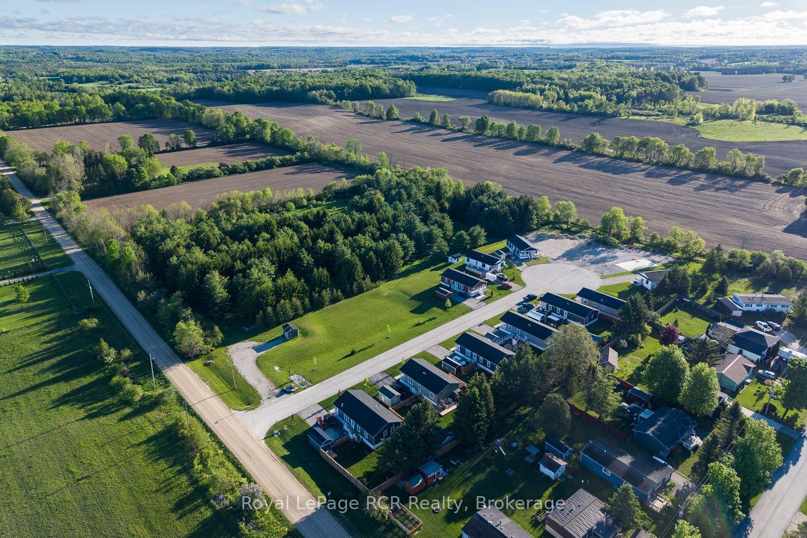 Photo 3 of 210 Spruce Drive, West Grey — HOMEH