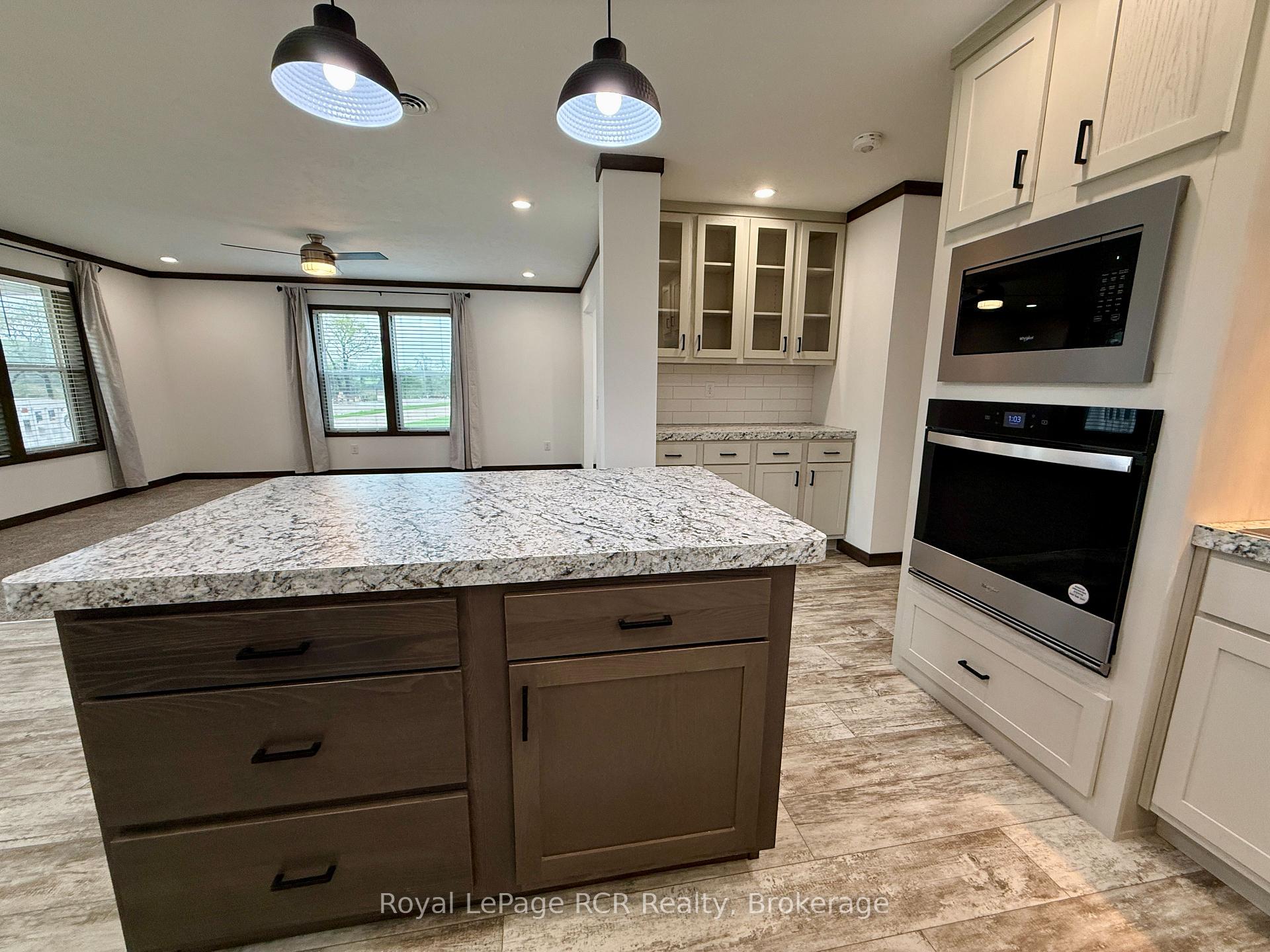 Photo 21 of 210 Spruce Drive, West Grey — HOMEH