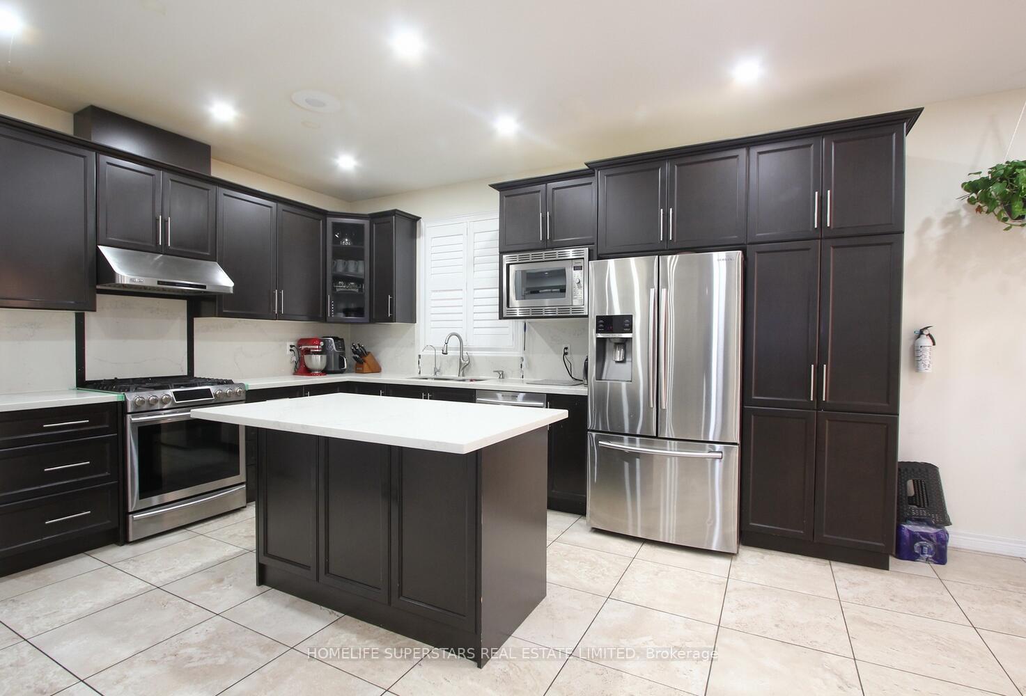 Photo 11 of 32 Speedwell Street, Brampton, Credit Valley — HOMEH