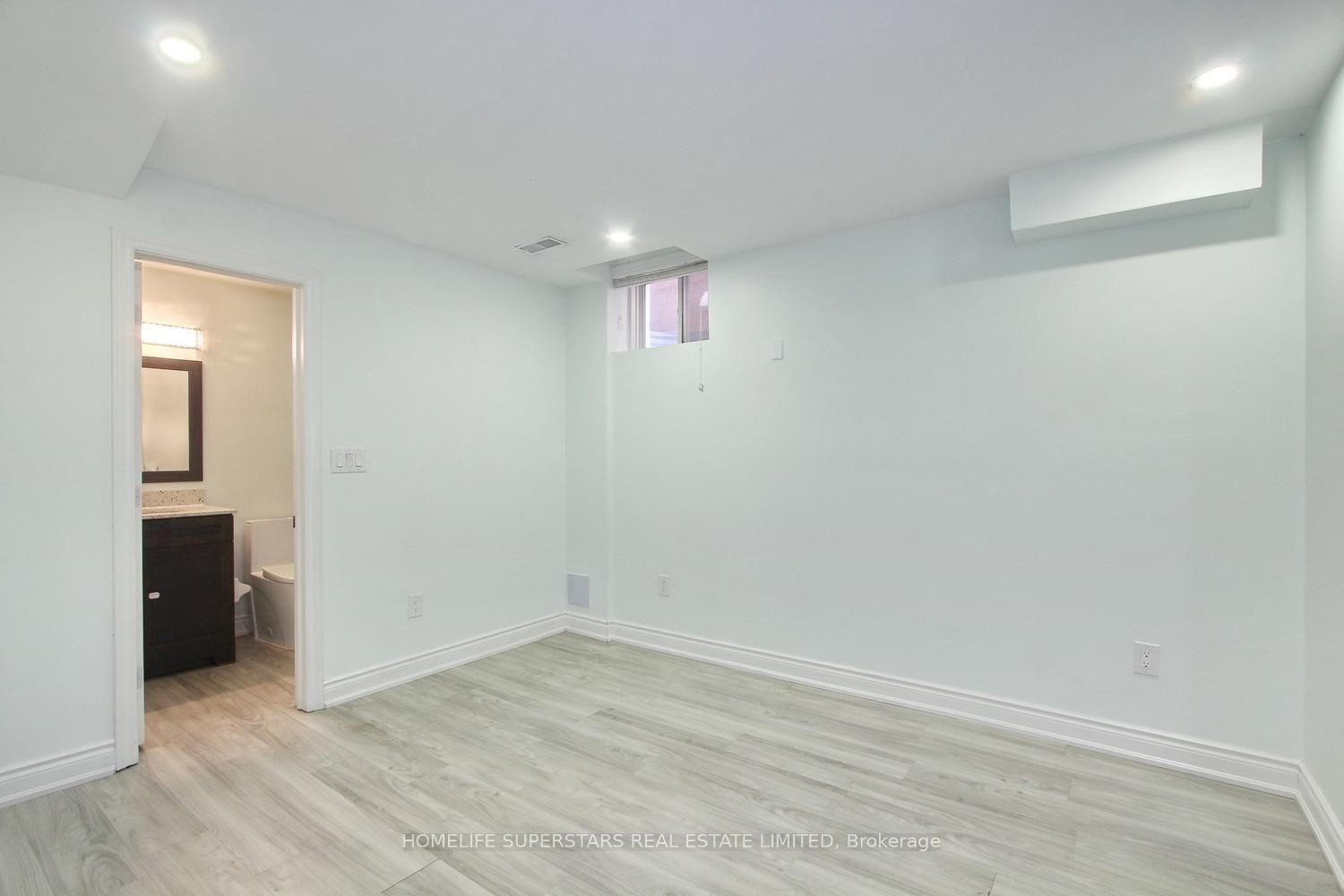 Photo 60 of 32 Speedwell Street, Brampton, Credit Valley — HOMEH