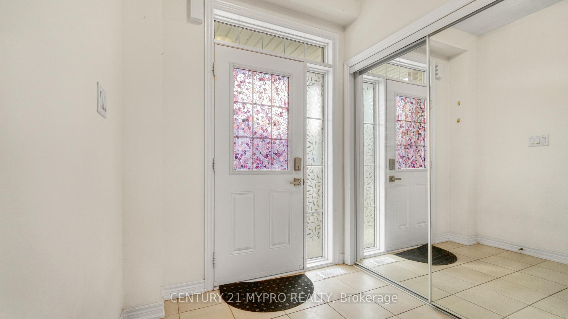 Photo 5 of 36 Coastline Drive, Brampton, Bram West — HOMEH