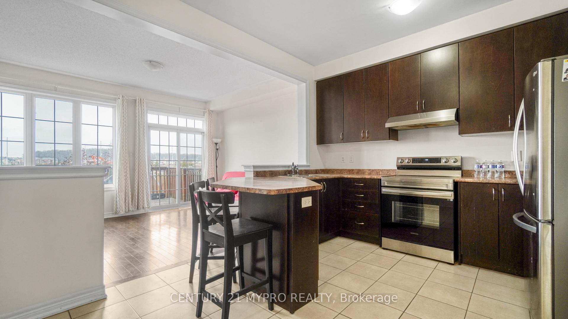 Photo 9 of 36 Coastline Drive, Brampton, Bram West — HOMEH