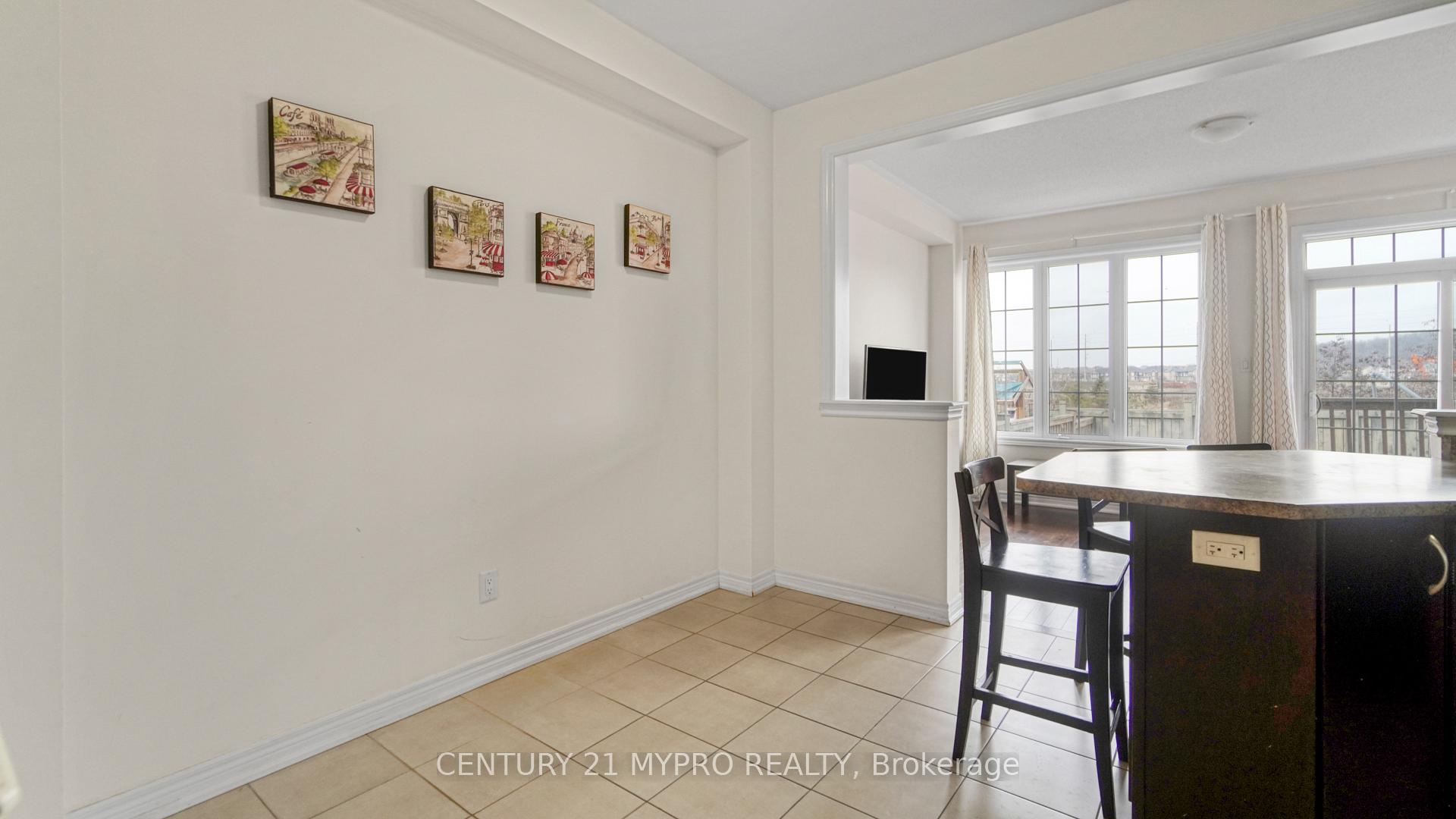 Photo 10 of 36 Coastline Drive, Brampton, Bram West — HOMEH