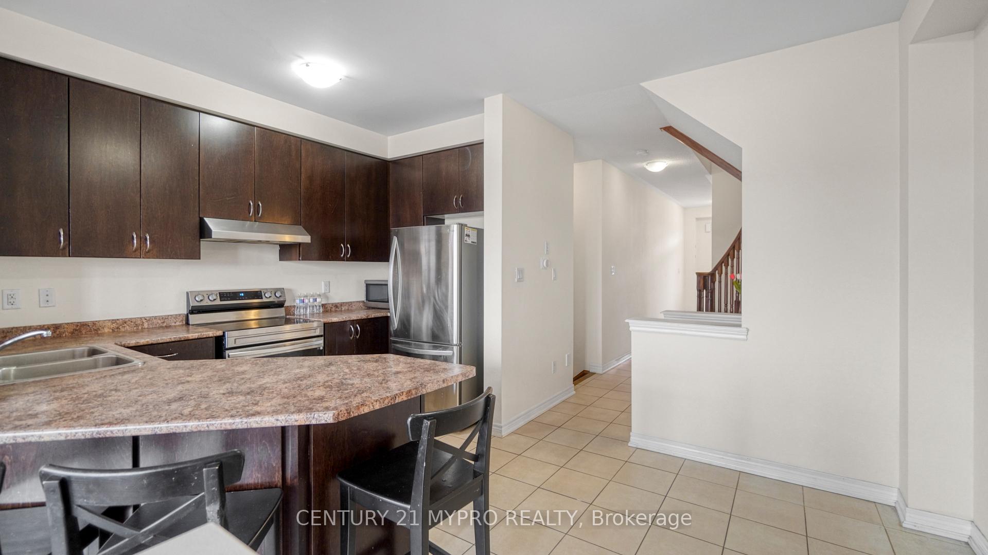 Photo 13 of 36 Coastline Drive, Brampton, Bram West — HOMEH