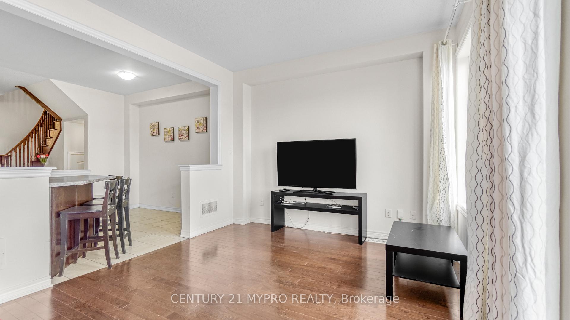 Photo 14 of 36 Coastline Drive, Brampton, Bram West — HOMEH