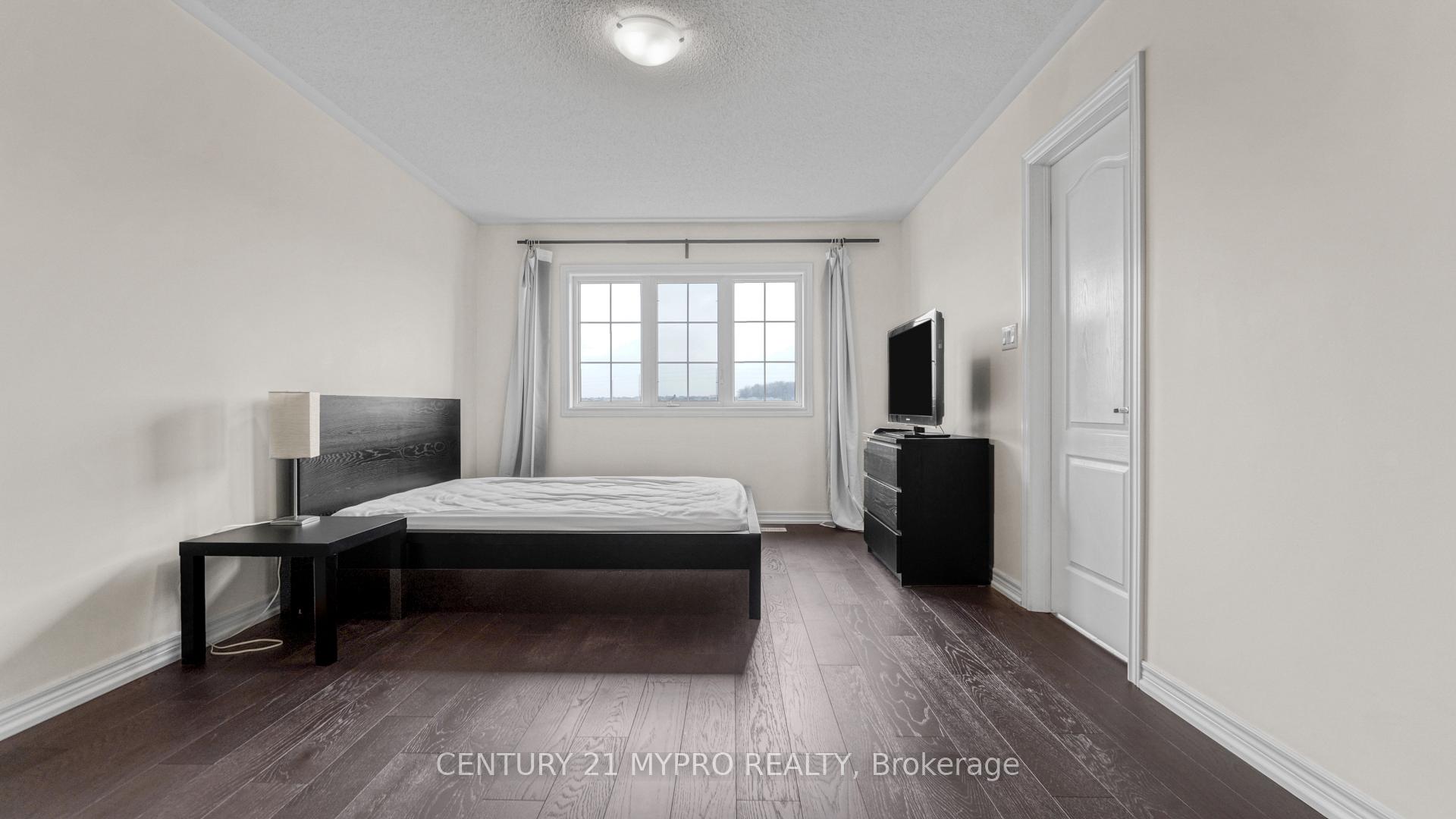 Photo 18 of 36 Coastline Drive, Brampton, Bram West — HOMEH