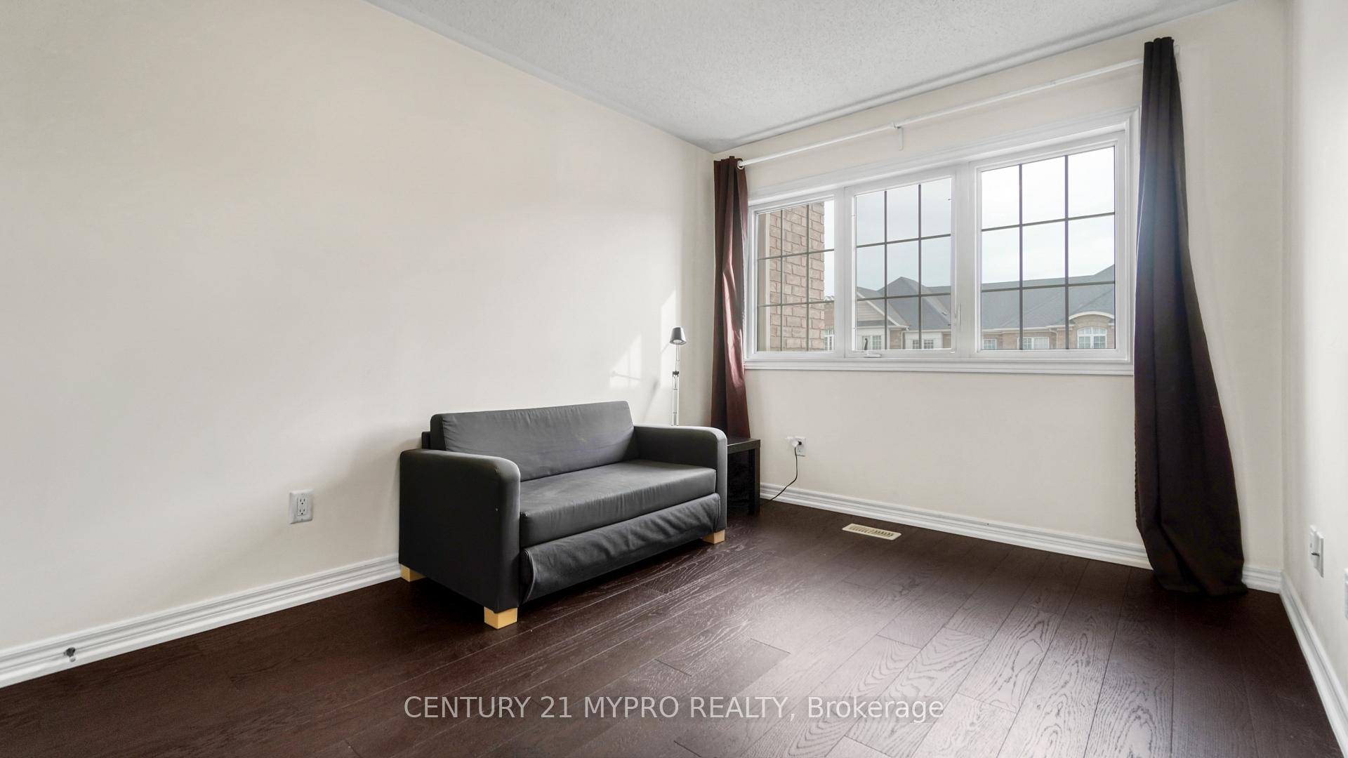 Photo 22 of 36 Coastline Drive, Brampton, Bram West — HOMEH