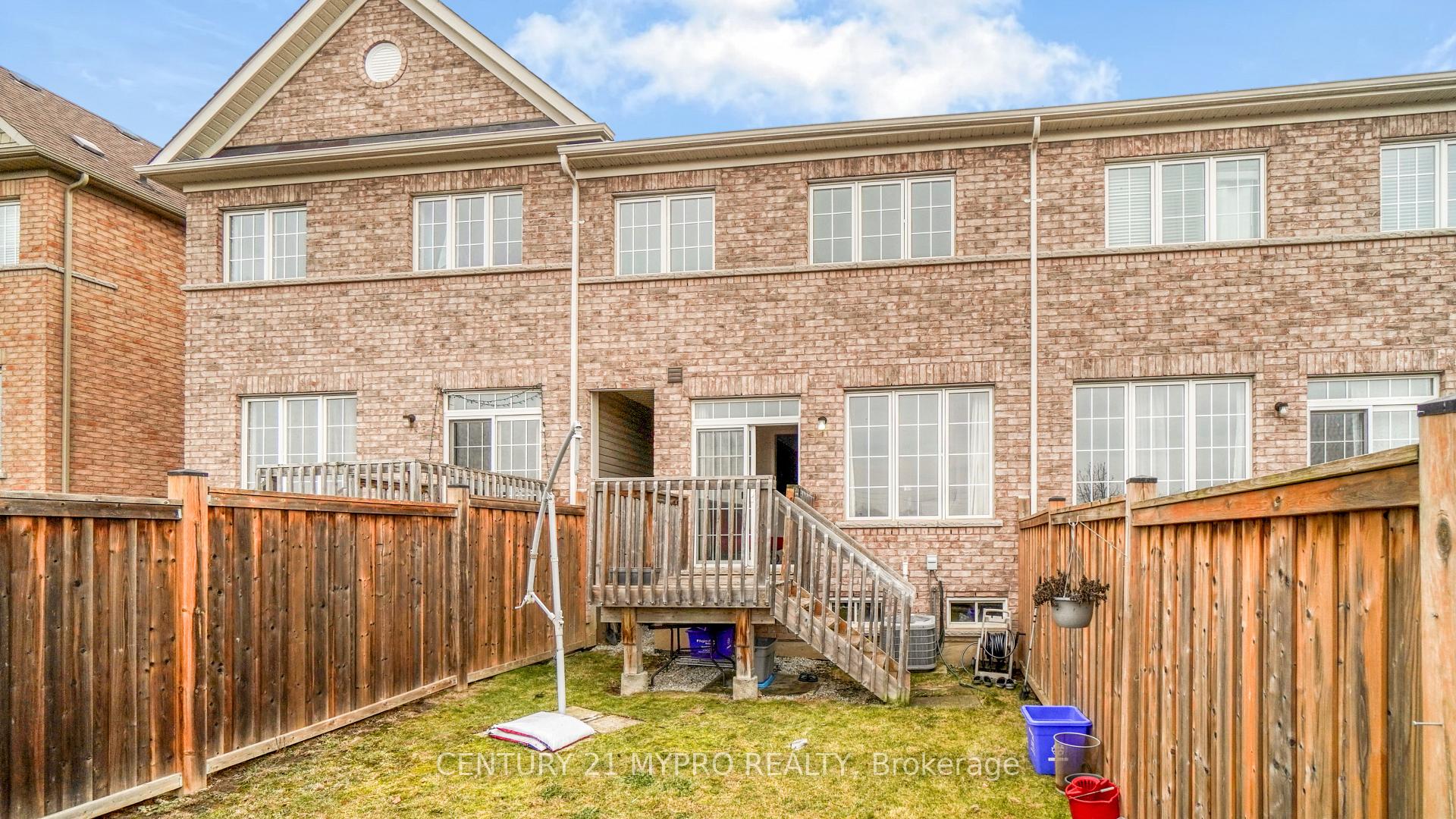 Photo 31 of 36 Coastline Drive, Brampton, Bram West — HOMEH