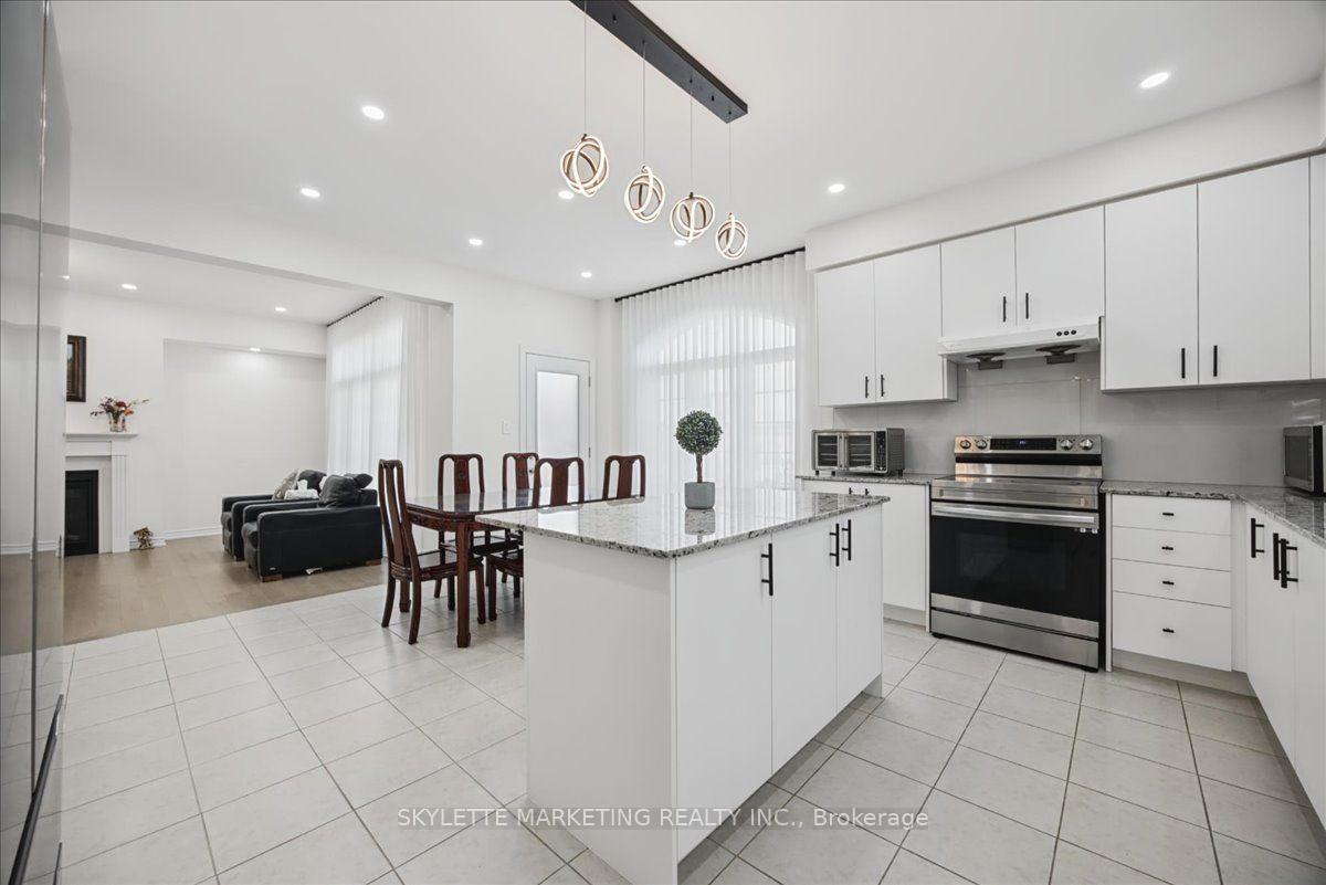 Photo 8 of 1 Cranley Road, East Gwillimbury, Sharon — HOMEH