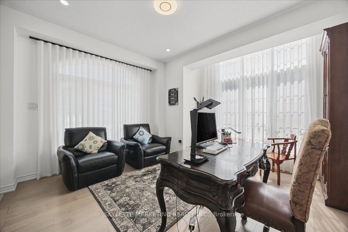 Photo 11 of 1 Cranley Road, East Gwillimbury, Sharon — HOMEH