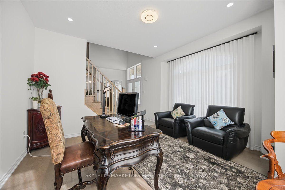 Photo 12 of 1 Cranley Road, East Gwillimbury, Sharon — HOMEH