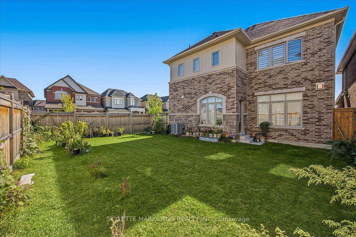 Photo 25 of 1 Cranley Road, East Gwillimbury, Sharon — HOMEH