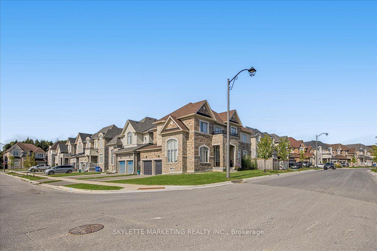 Photo 31 of 1 Cranley Road, East Gwillimbury, Sharon — HOMEH