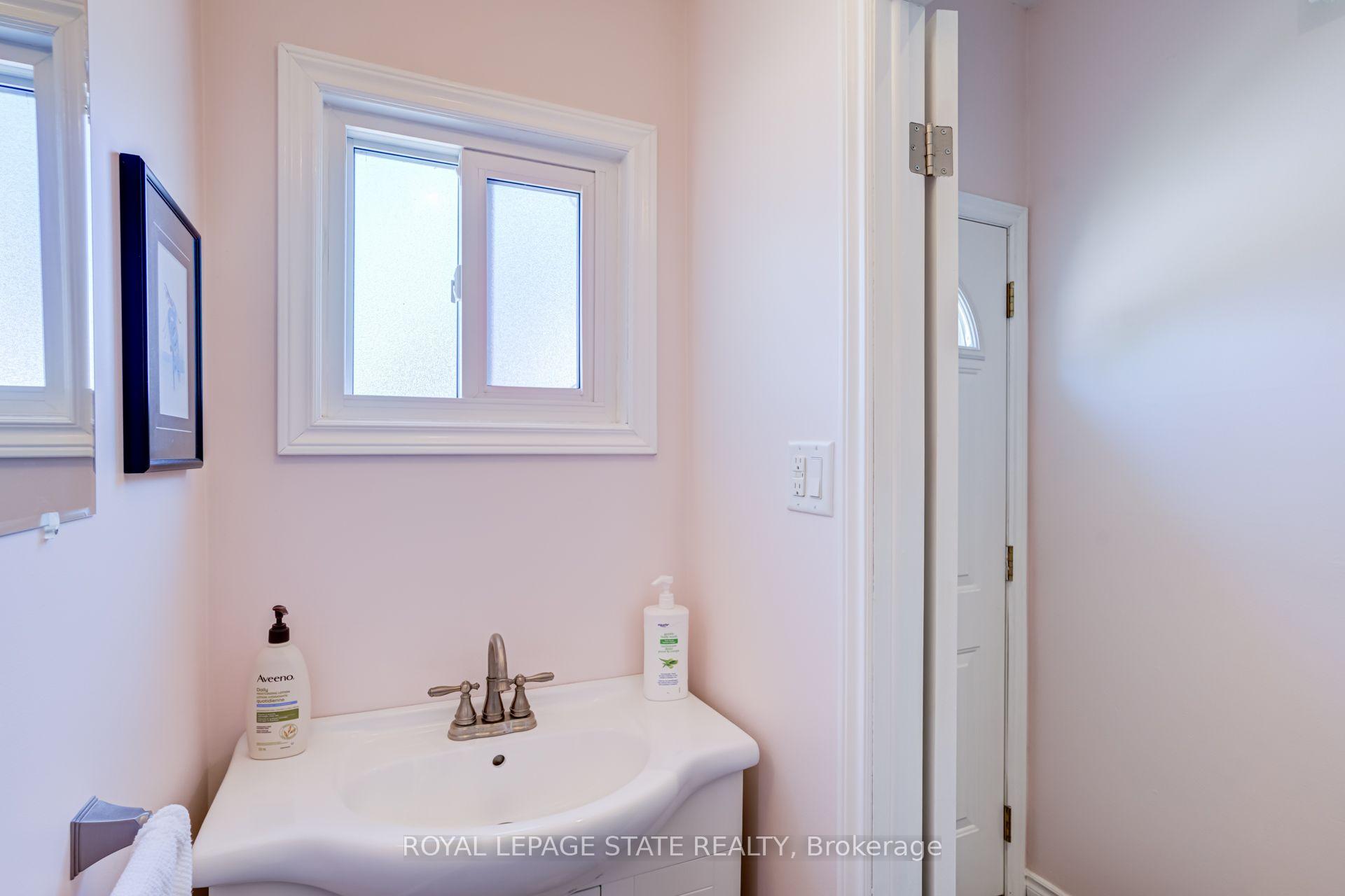 Photo 22 of Unit 34, 1301 Upper Gage Avenue, Hamilton, Quinndale — HOMEH