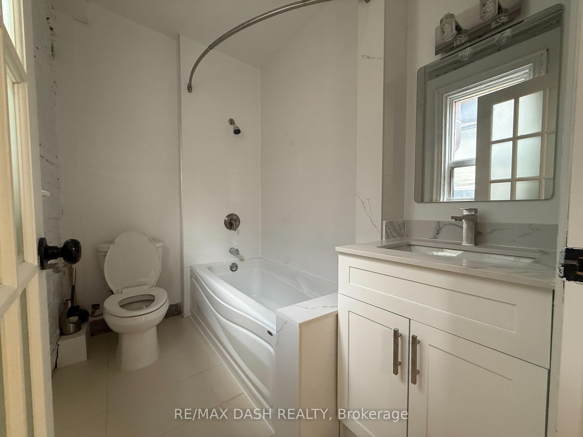 Photo 6 of Unit 1, 1303 Bloor Street W, Toronto, Dufferin Grove — HOMEH